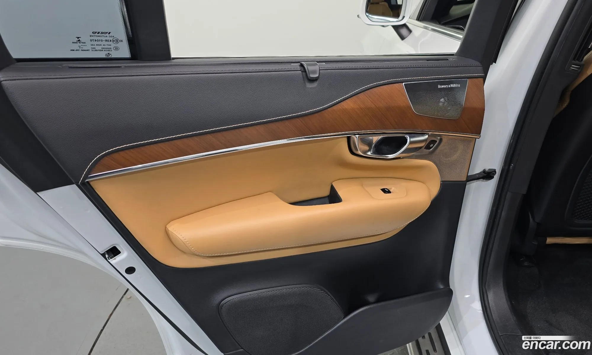 Volvo XC90 2017 YV1LF68ACJ1203806 — 26