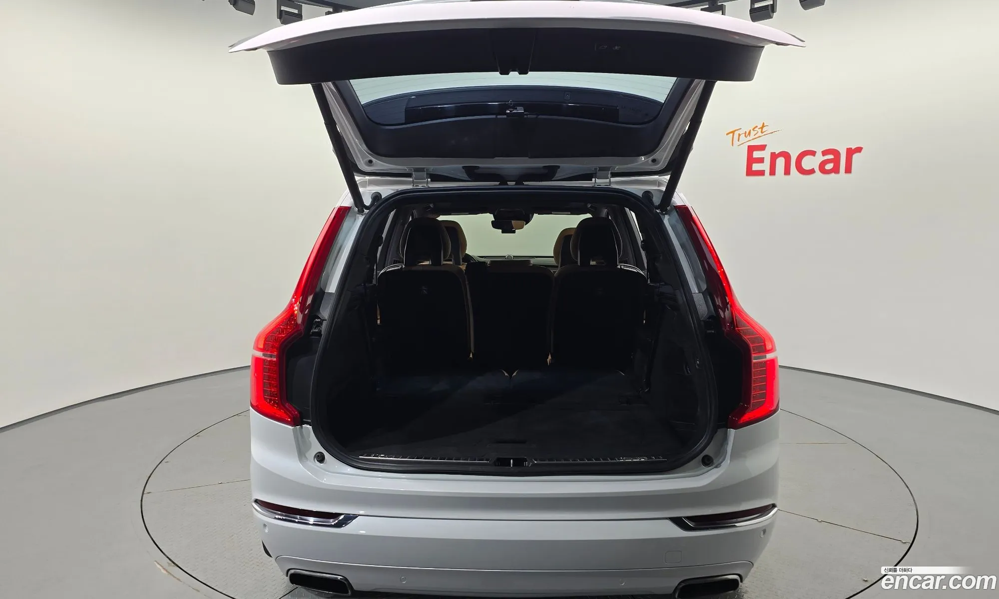 Volvo XC90 2017 YV1LF68ACJ1203806 — 31