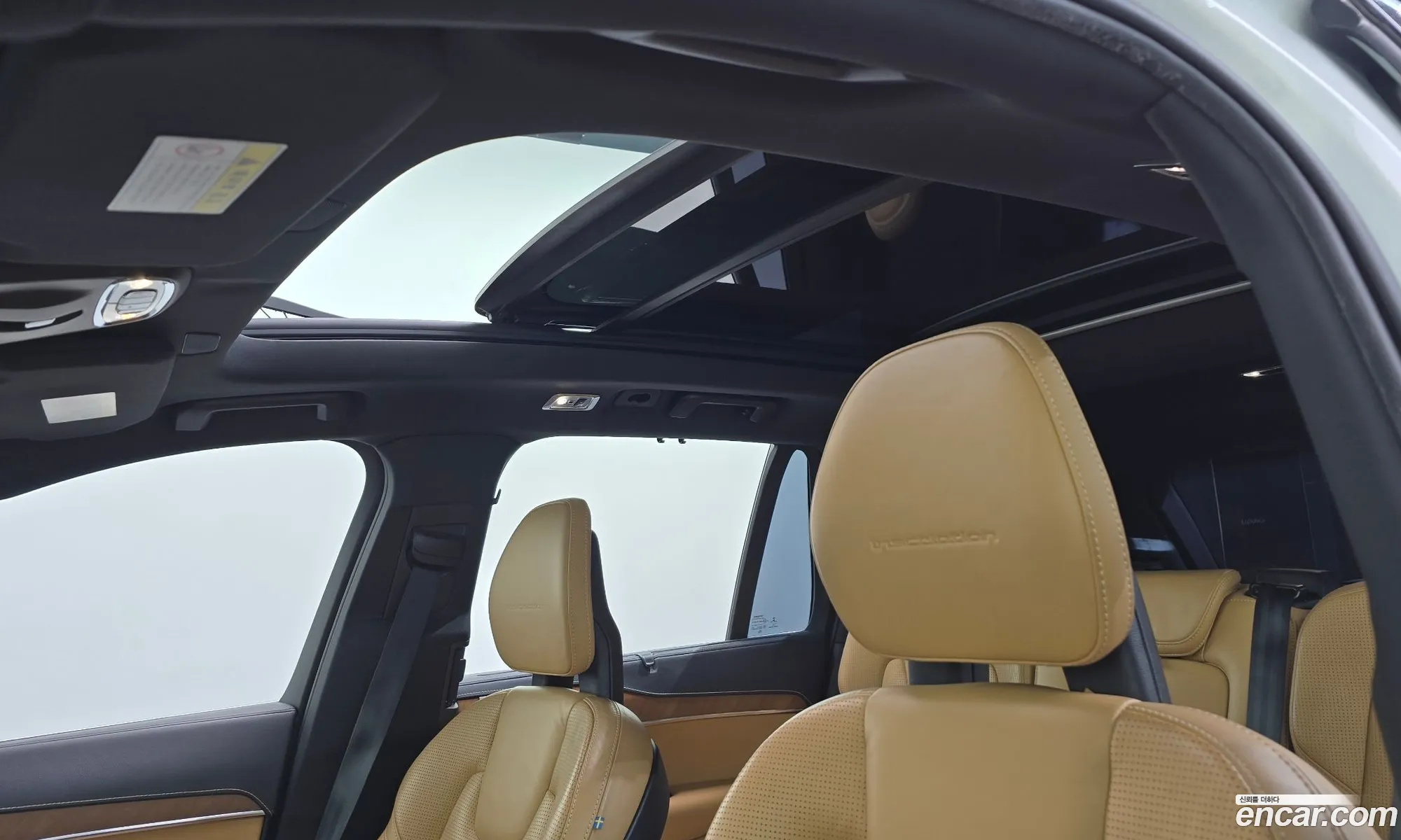 Volvo XC90 2017 YV1LF68ACJ1203806 — 5