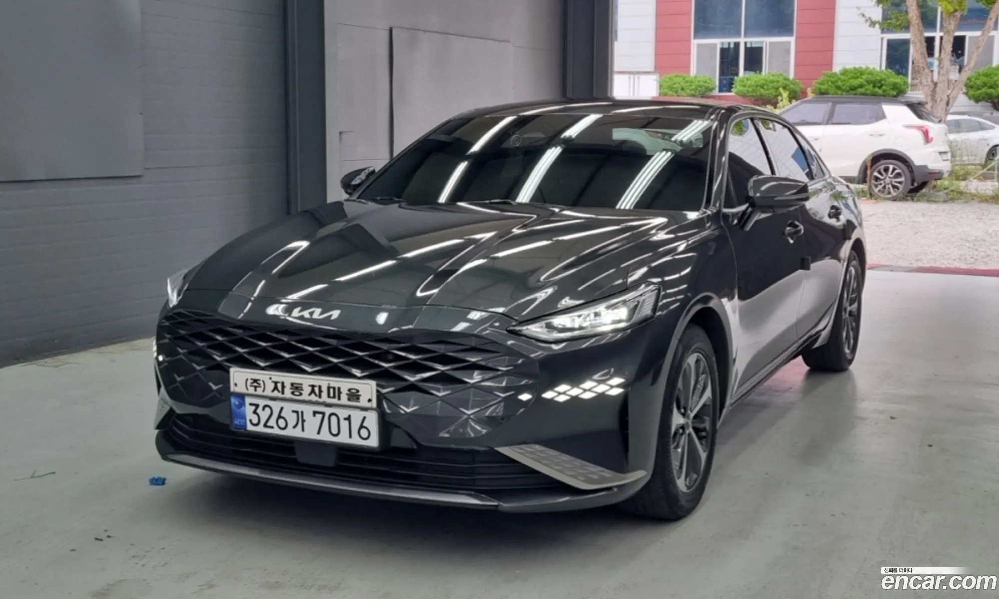 Kia K8 Hybrid 2023 — 18