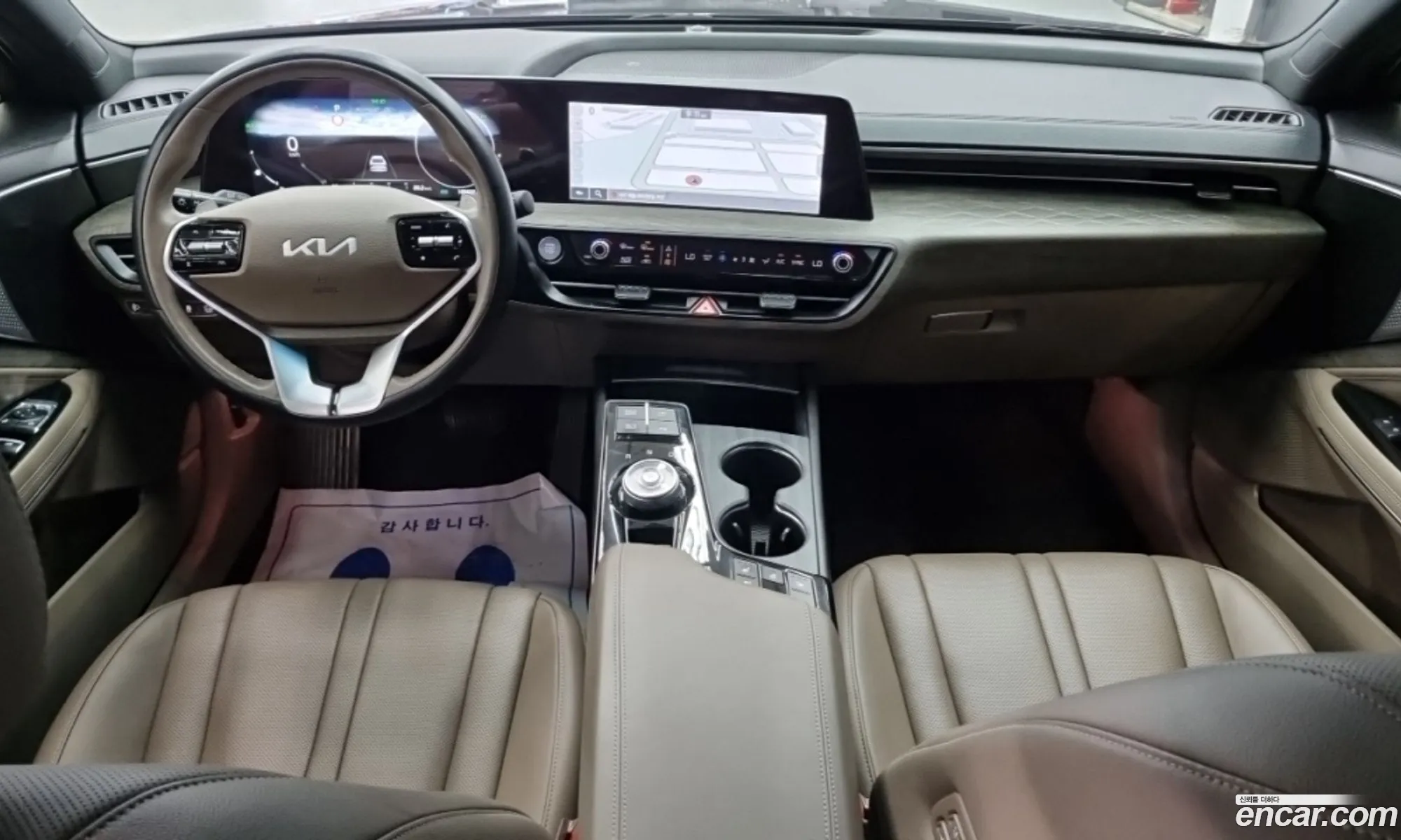 Kia K8 Hybrid 2023 — 12