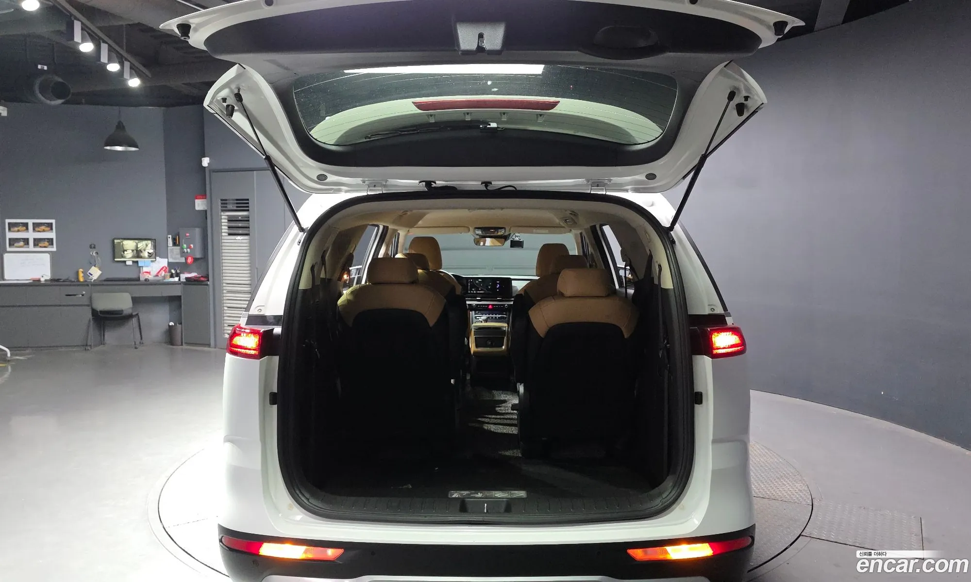 Kia Carnival 2022 KNANB81BBPS213396 — 19