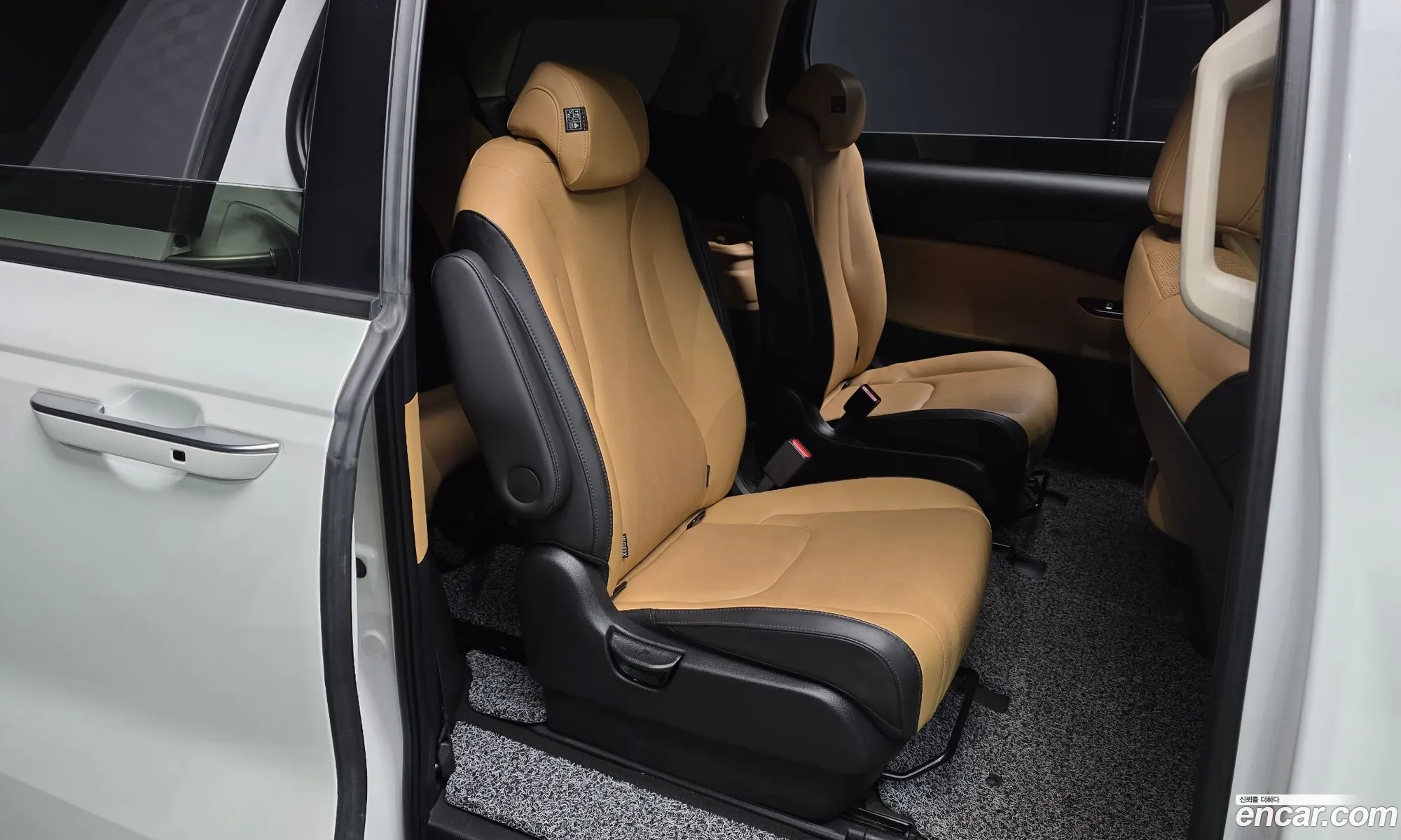 Kia Carnival 2022 KNANB81BBPS213396 — 3
