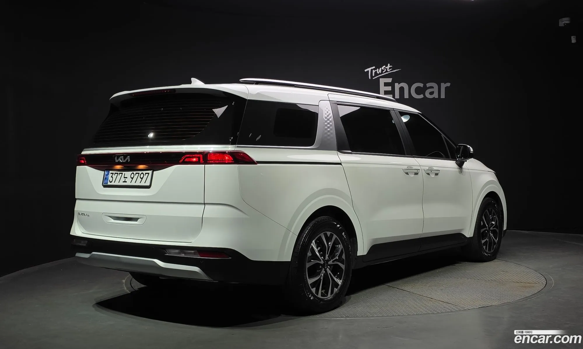 Kia Carnival 2022 KNANB81BBPS213396 — 4