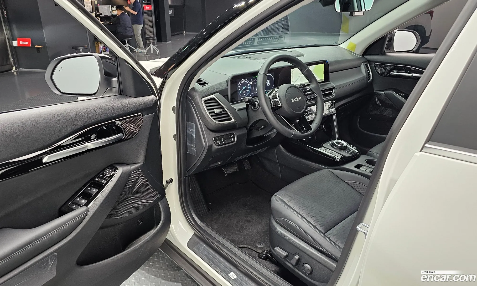 Kia Seltos 2025 KNAET817DTK899802 — 3