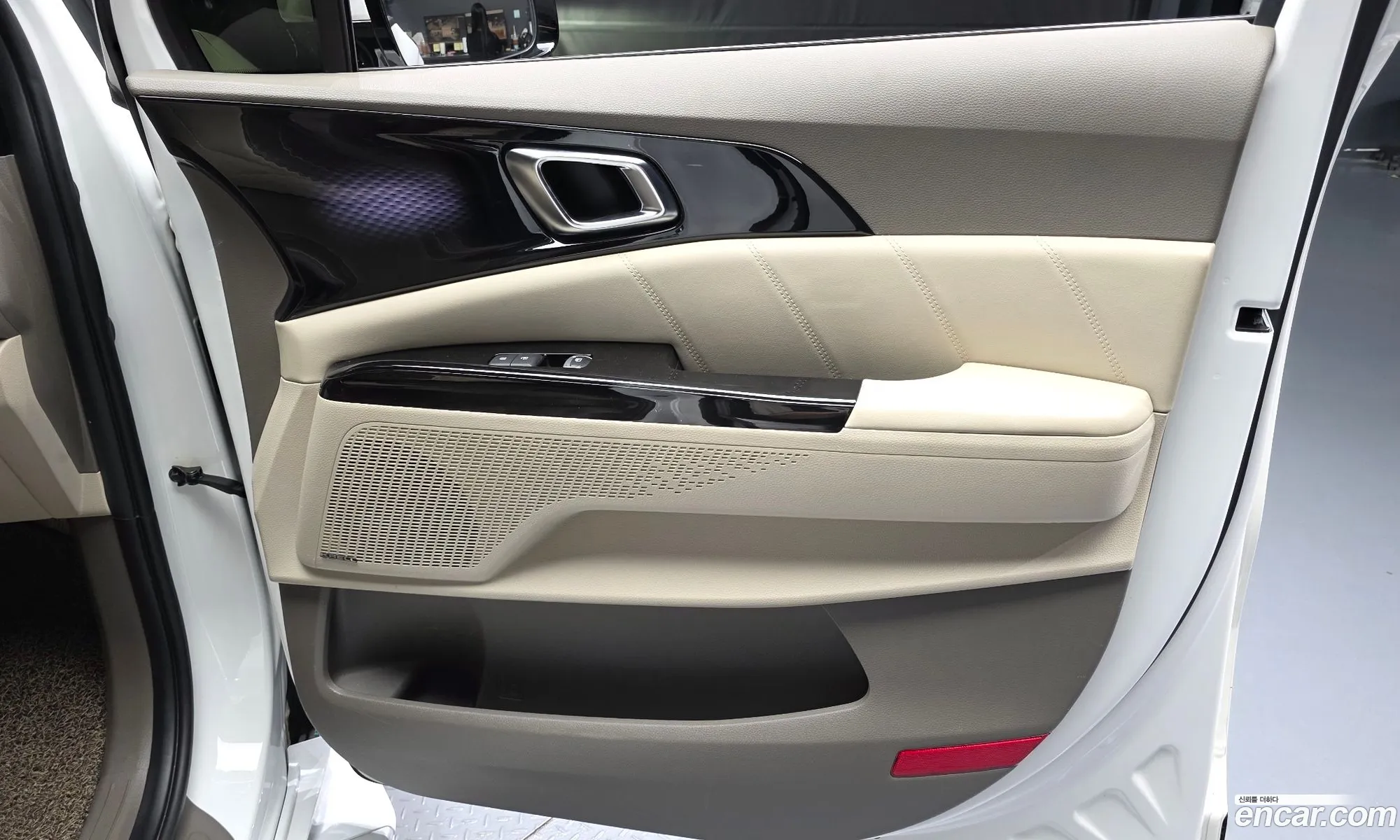 Kia Carnival 2022 KNANE81BBNS173753 — 3