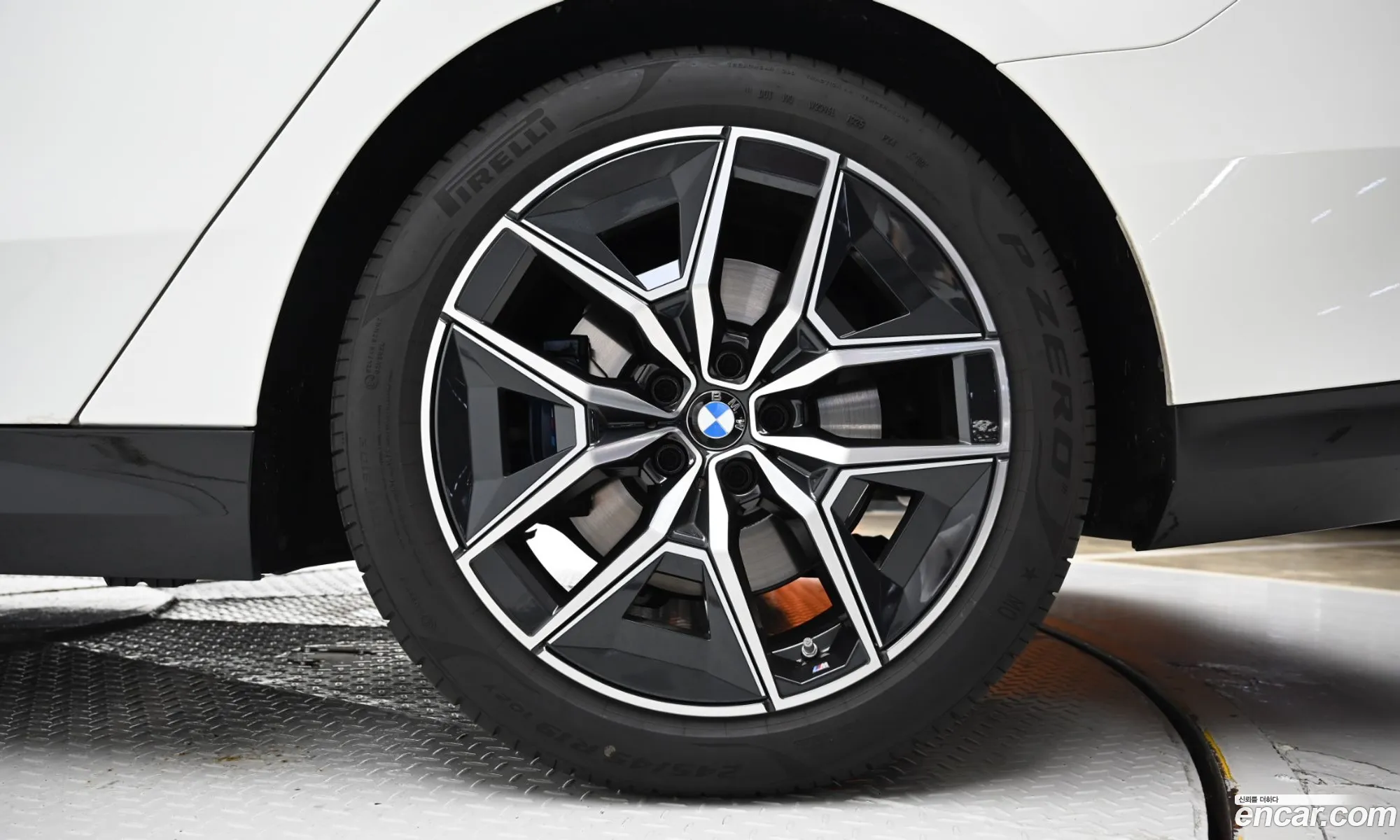 BMW 5 Series 2025 — 4