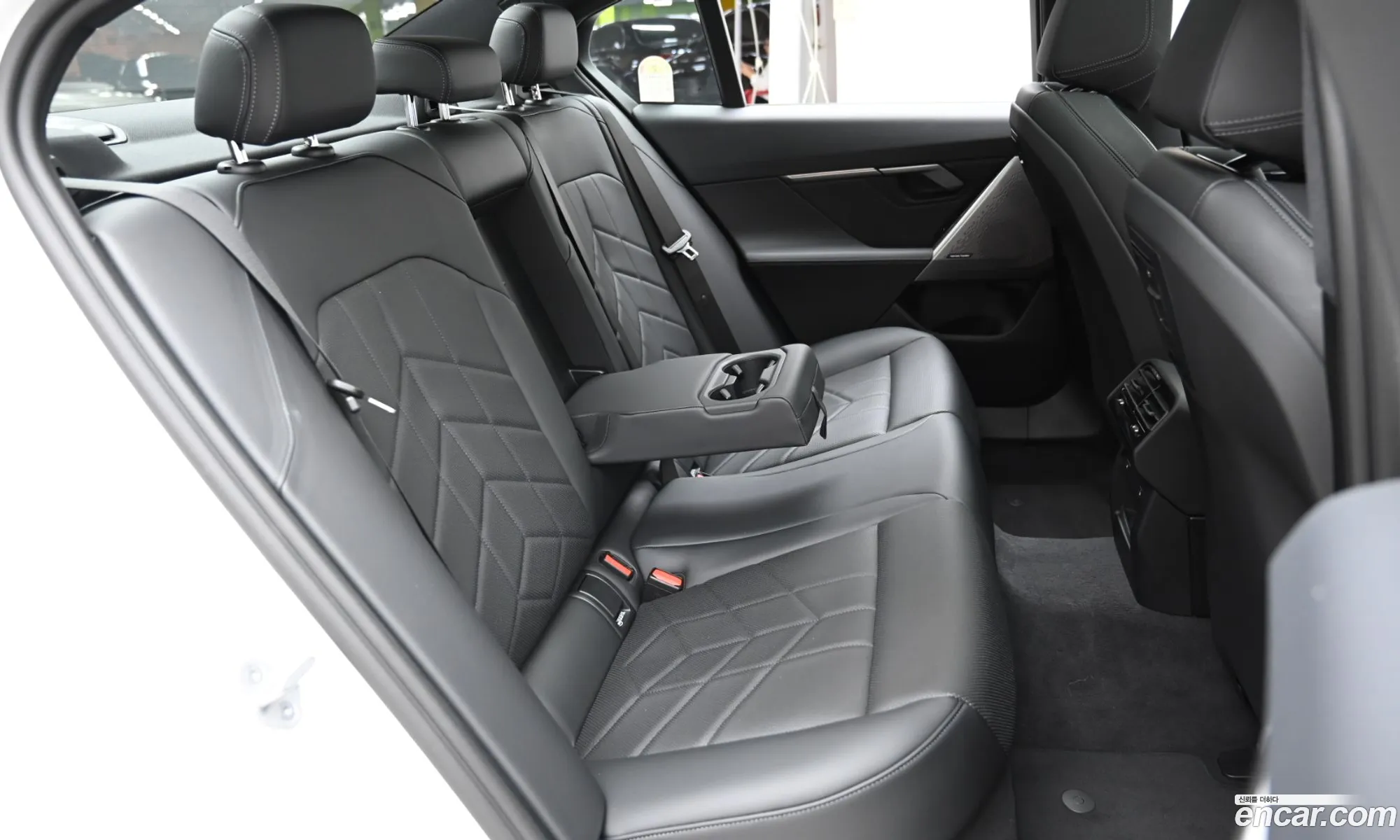 BMW 5 Series 2025 — 18