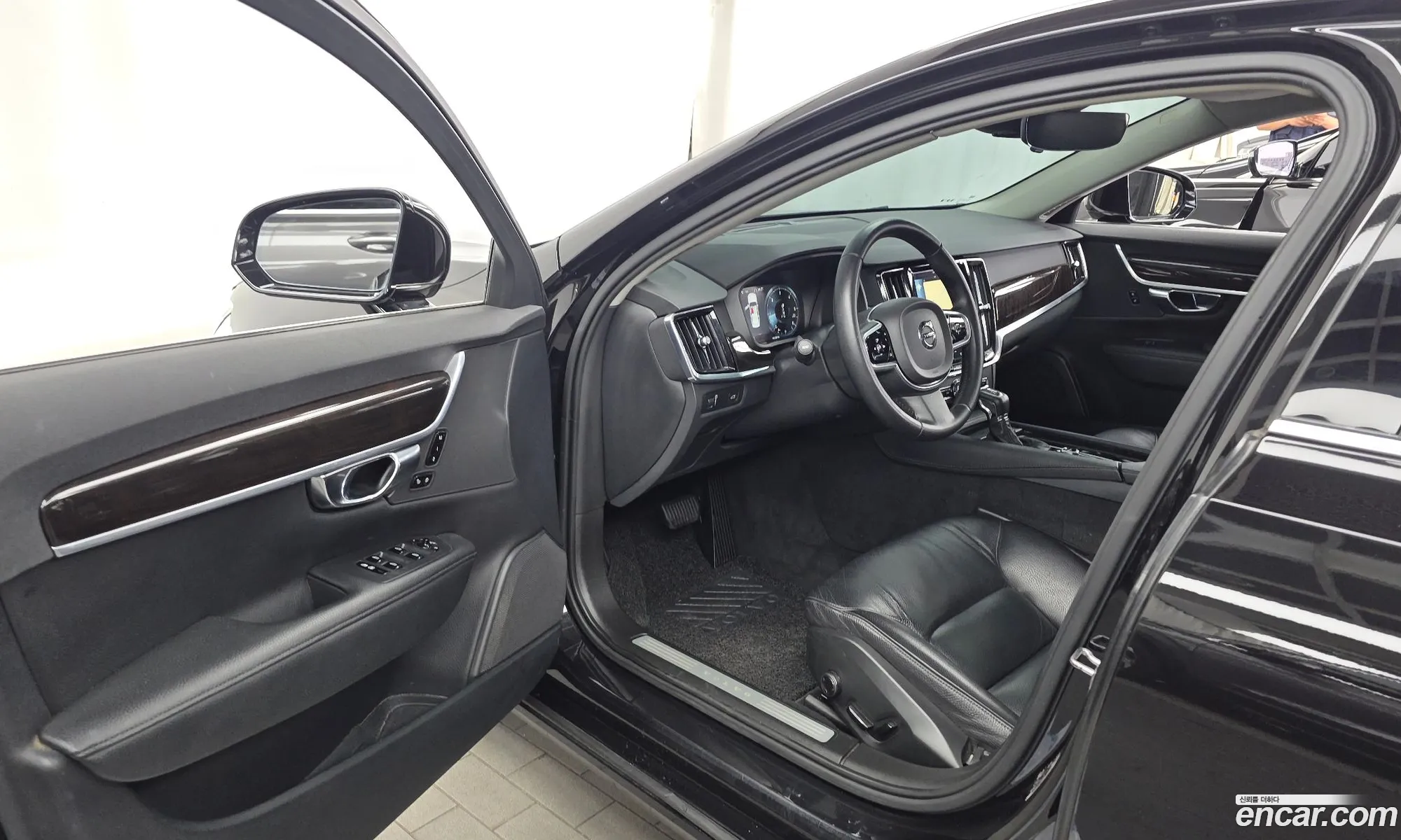 Volvo S90 2017 YV1PSA8BDH1013973 — 19