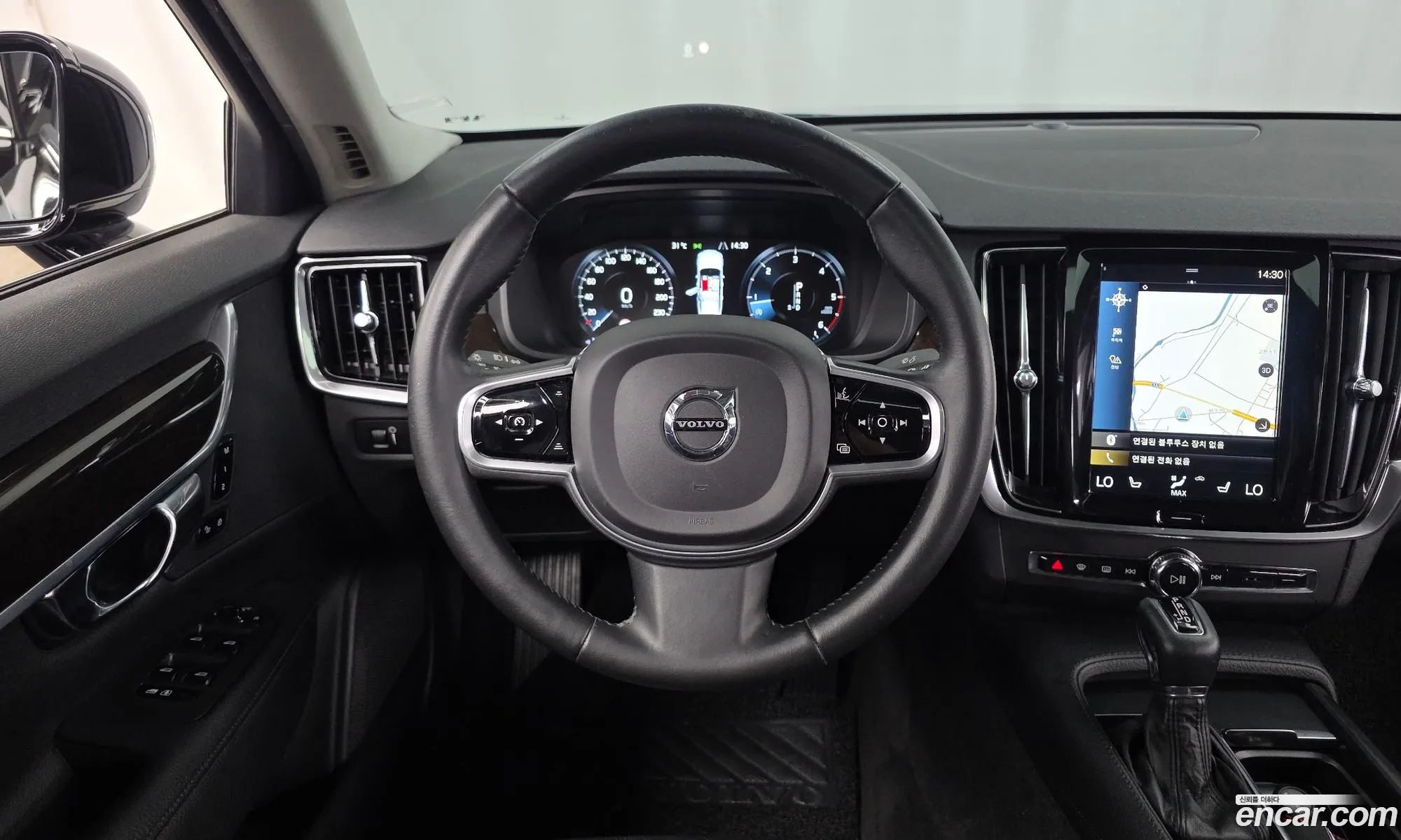 Volvo S90 2017 YV1PSA8BDH1013973 — 16