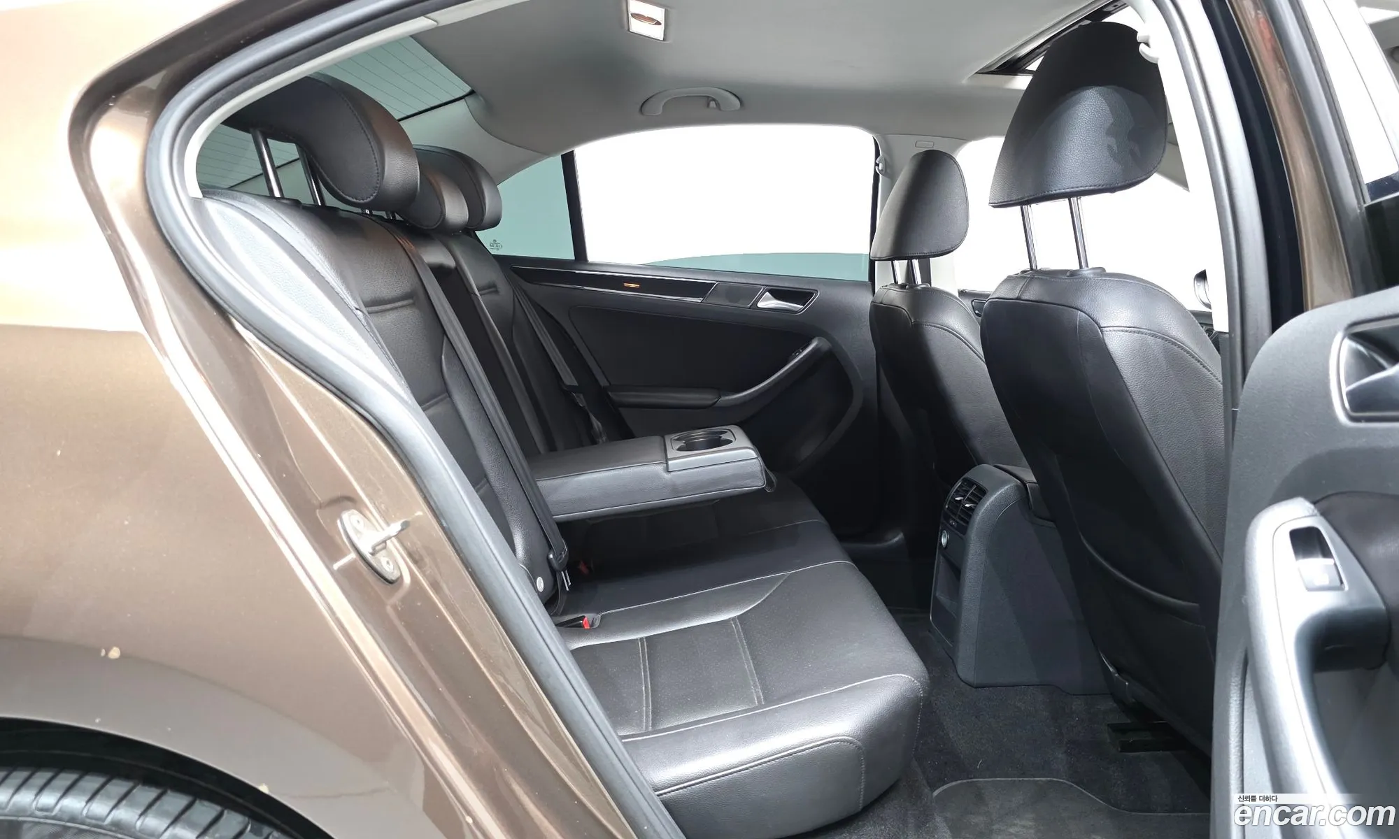 Volkswagen Jetta 2015 — 17