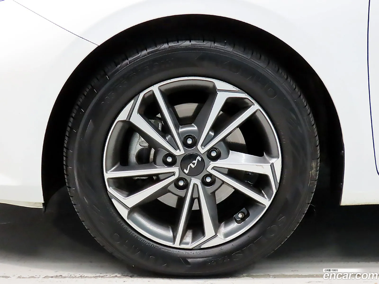 Kia K3 2022 — 10