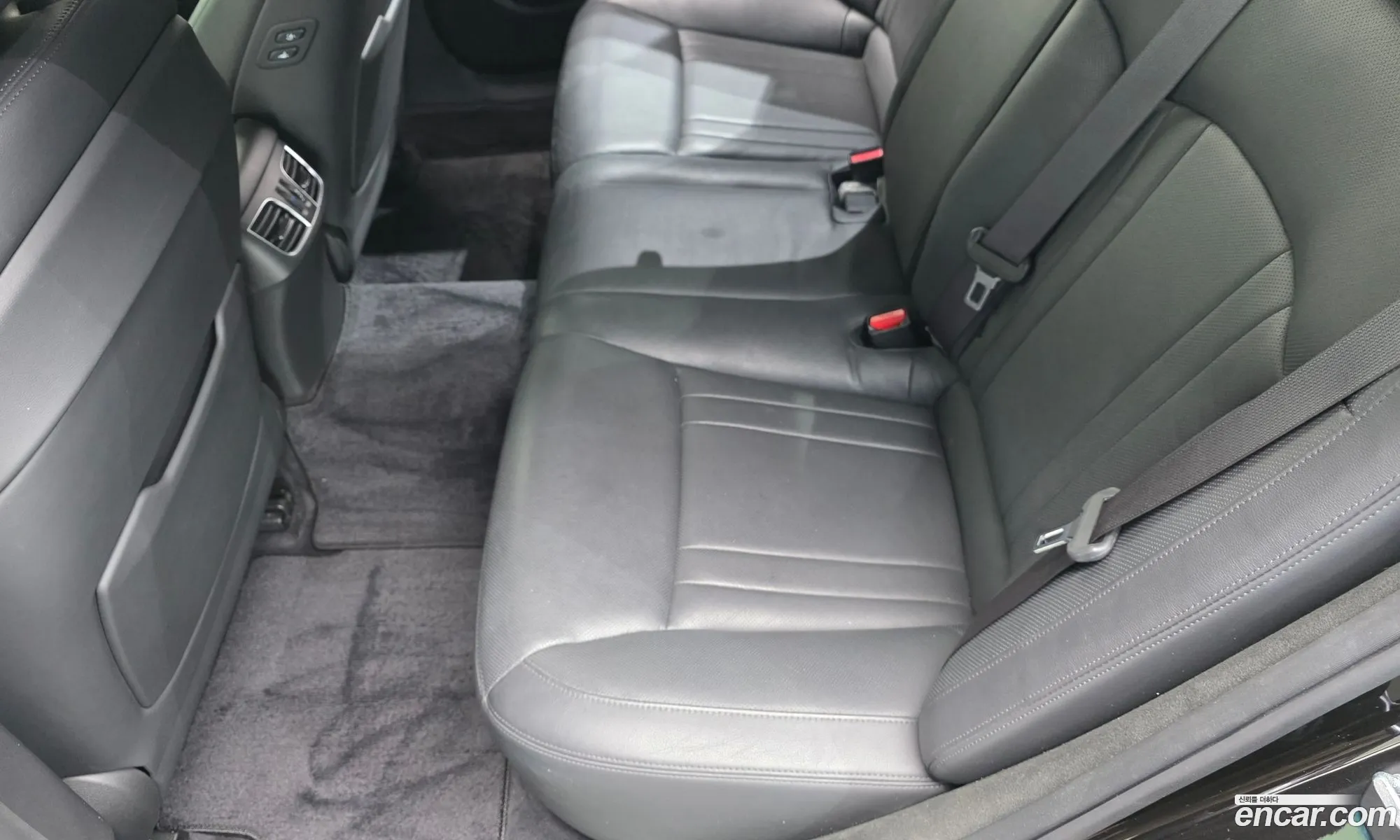 Genesis G80 2017 KMHGM41DDHU232634 — 5