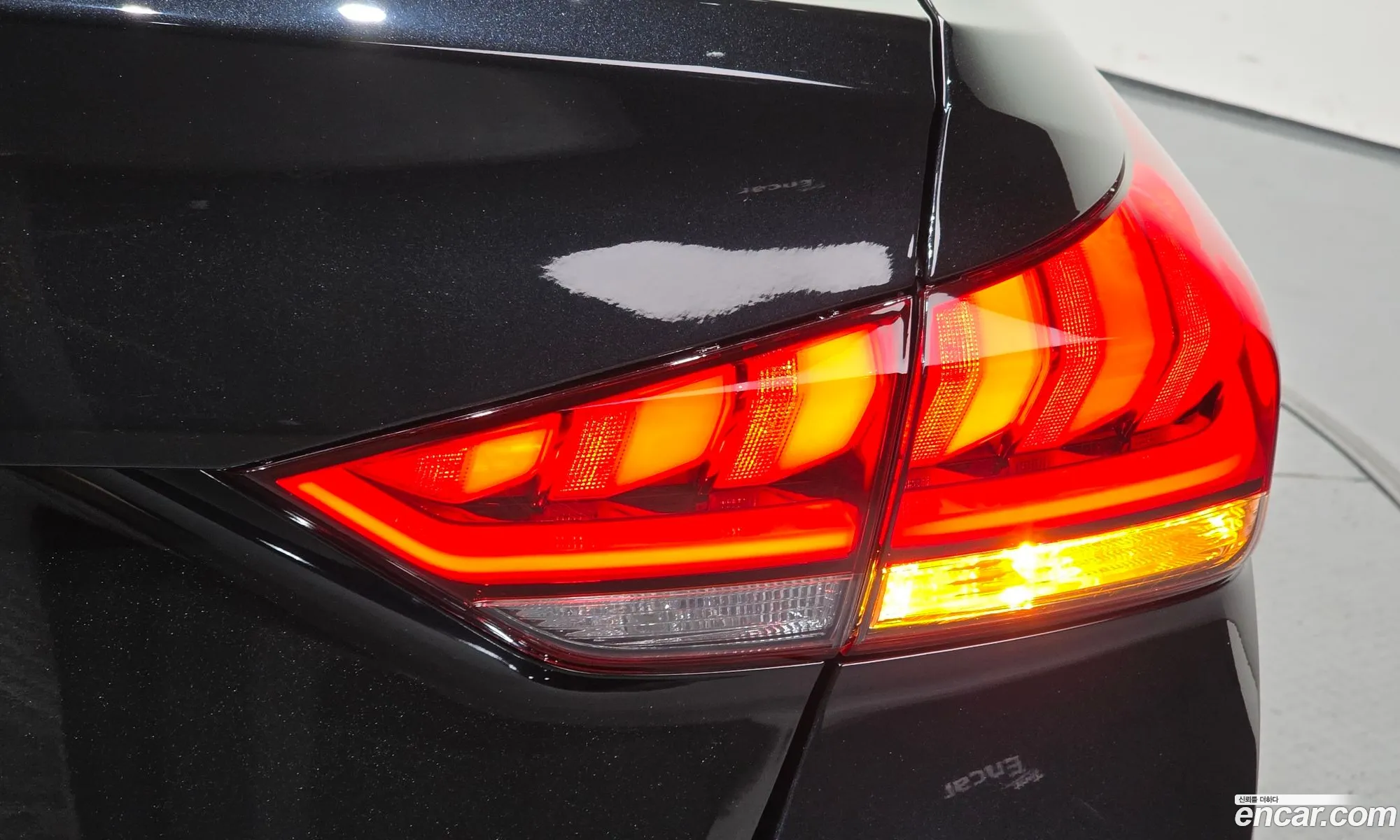 Genesis G80 2017 KMHGM41DDHU232634 — 16