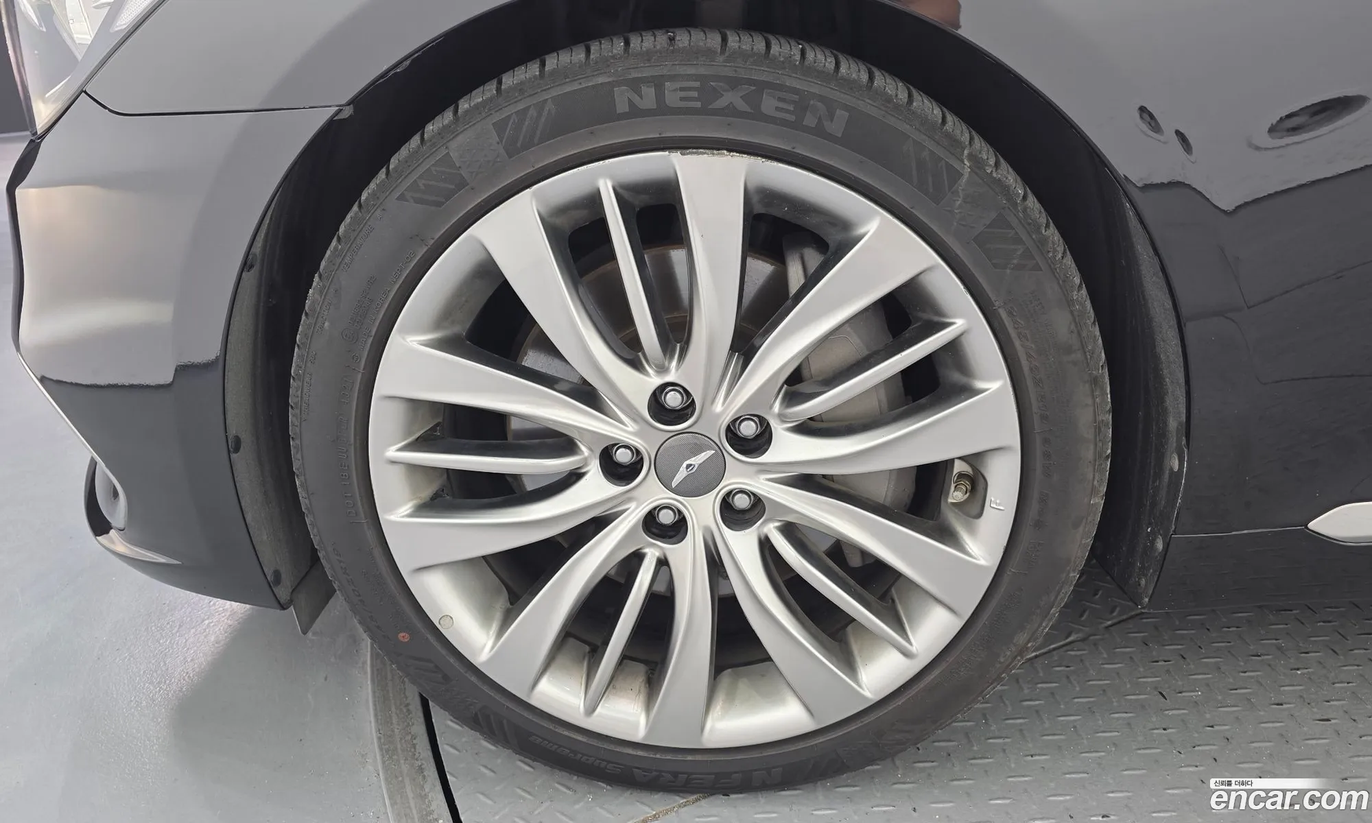 Genesis G80 2017 KMHGM41DDHU232634 — 18