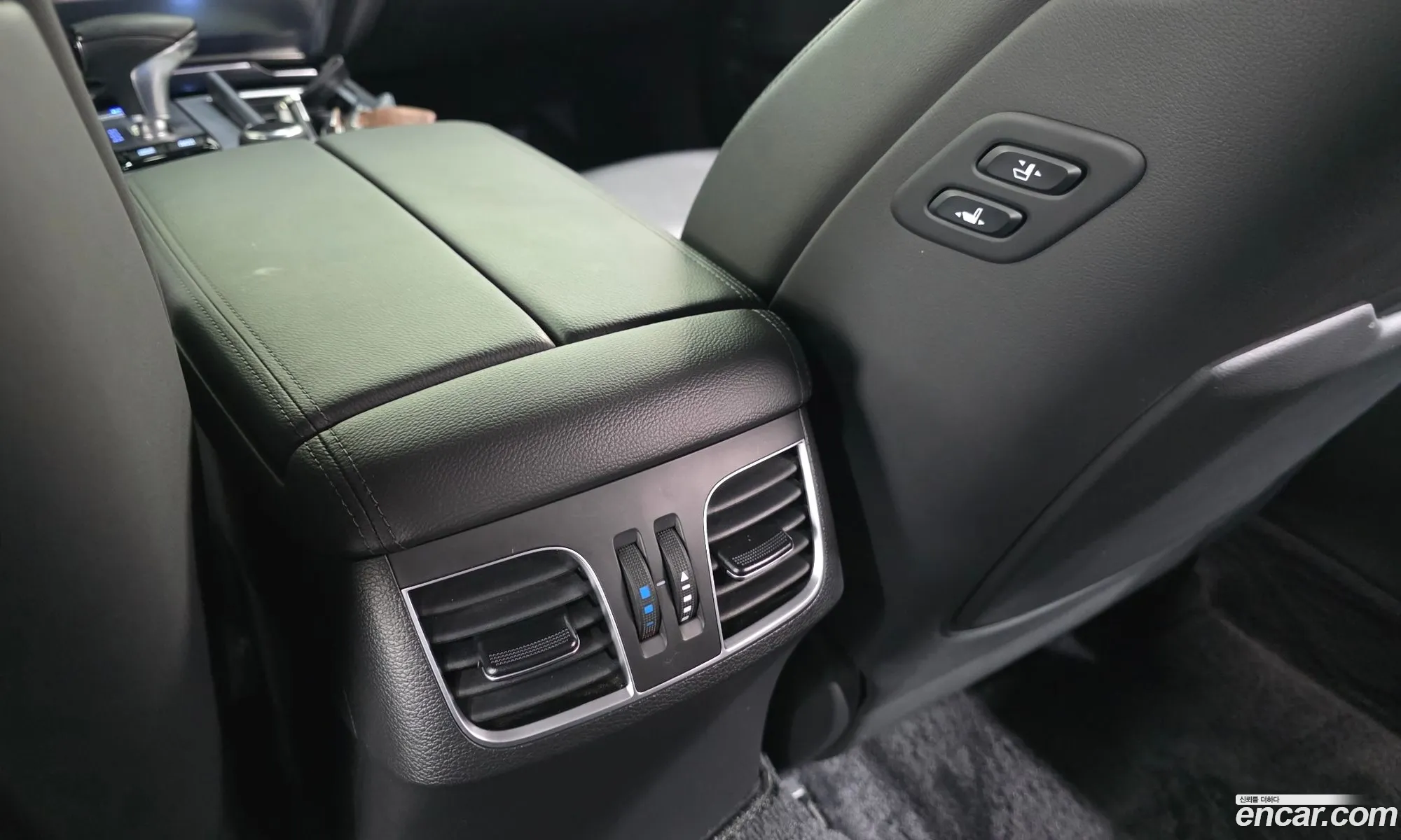 Genesis G80 2017 KMHGM41DDHU232634 — 9