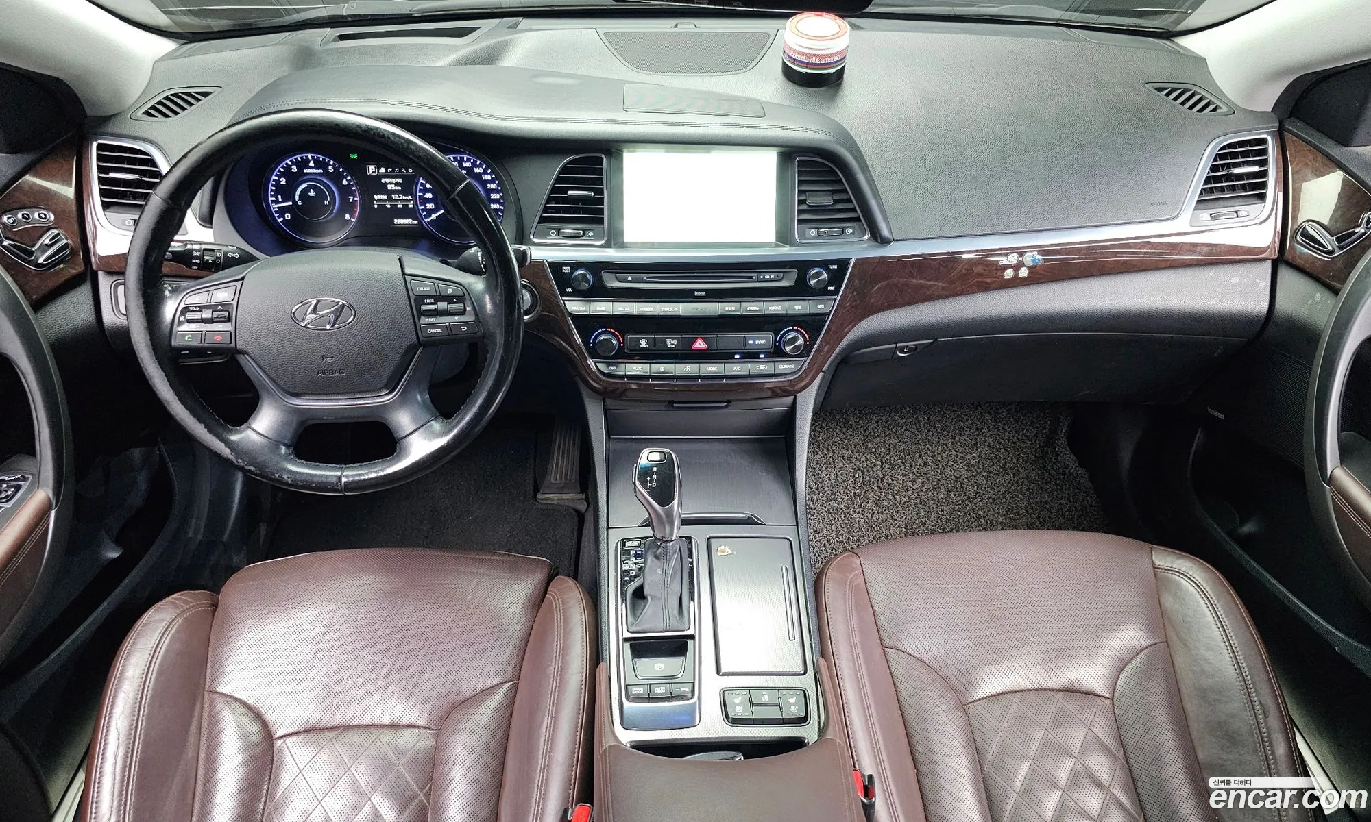 Hyundai Aslan 2015 — 18