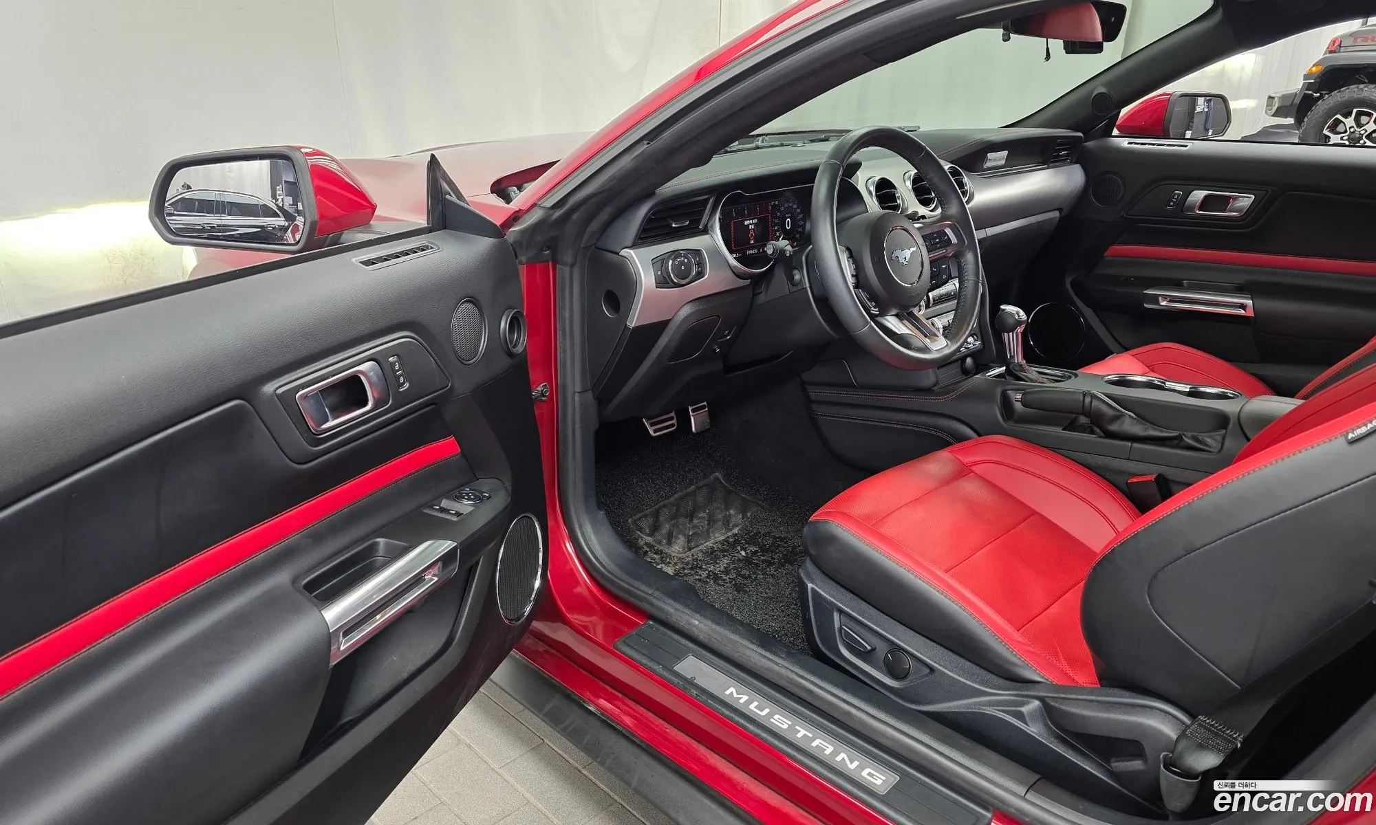 Ford Mustang 2023 — 6