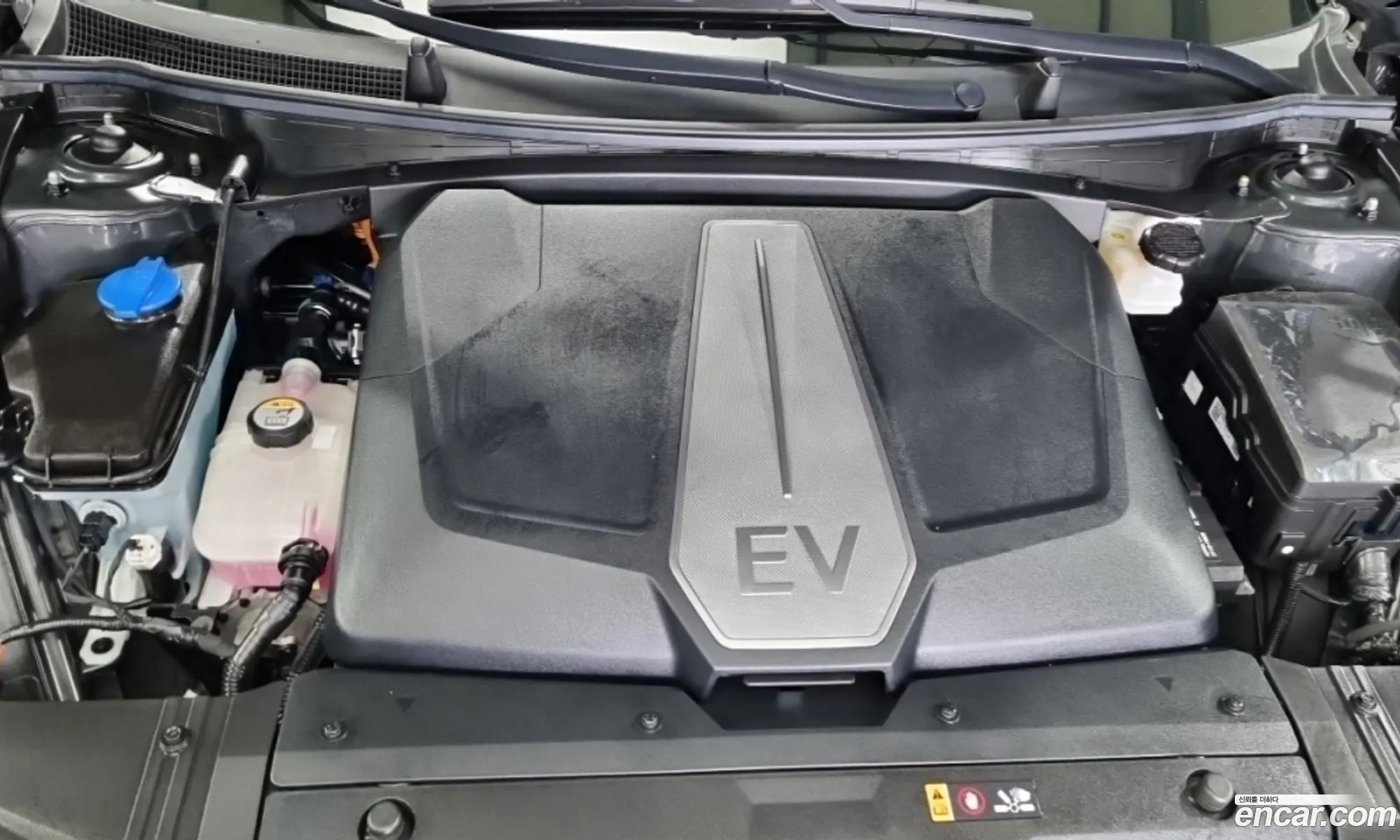 Kia EV6 2023 — 8