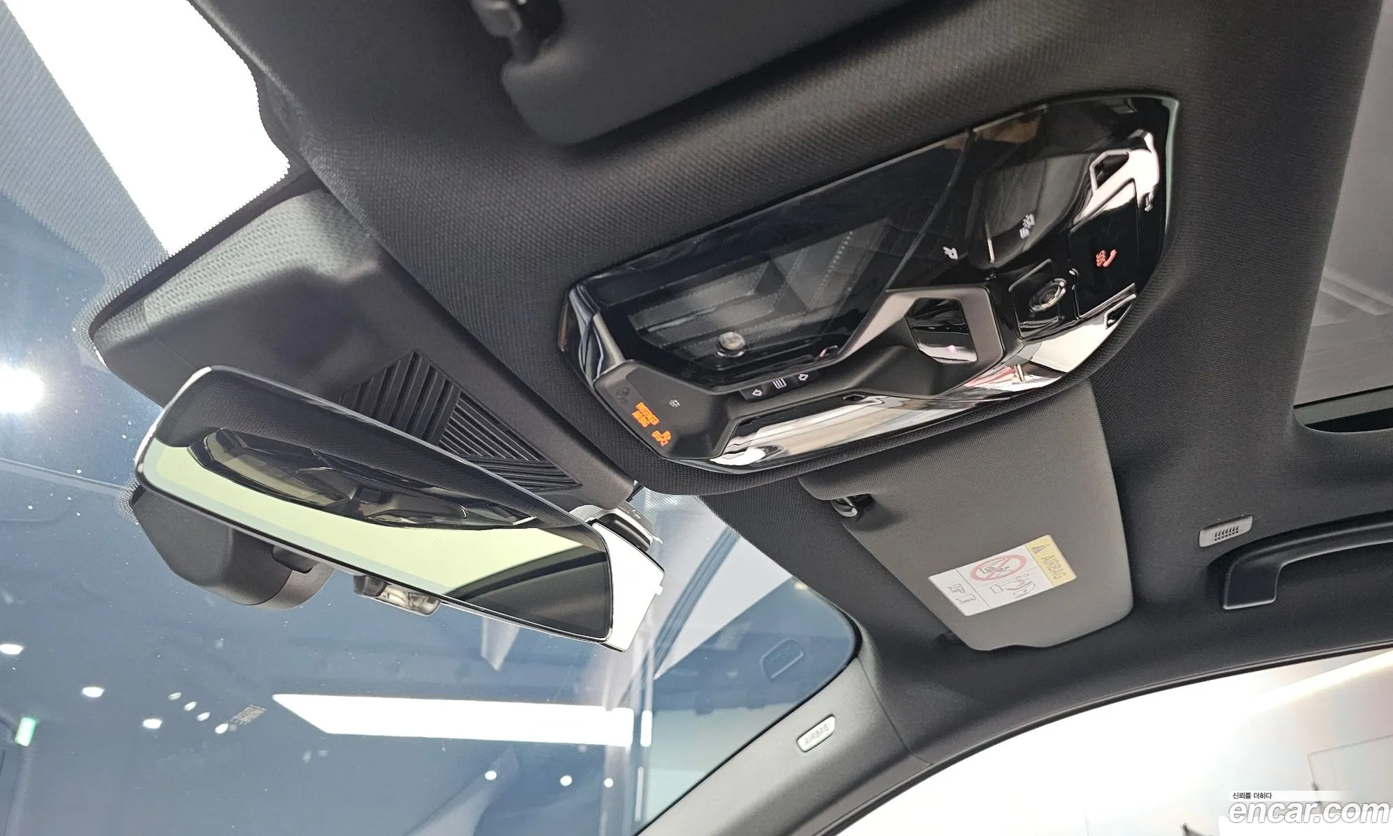 BMW 5 Series 2025 WBA51FJ08SCV35662 — 4
