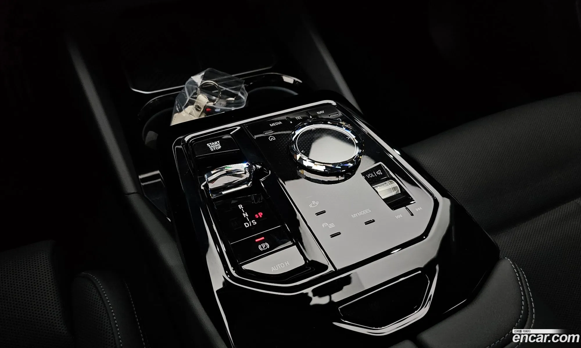 BMW 5 Series 2025 WBA51FJ08SCV35662 — 11