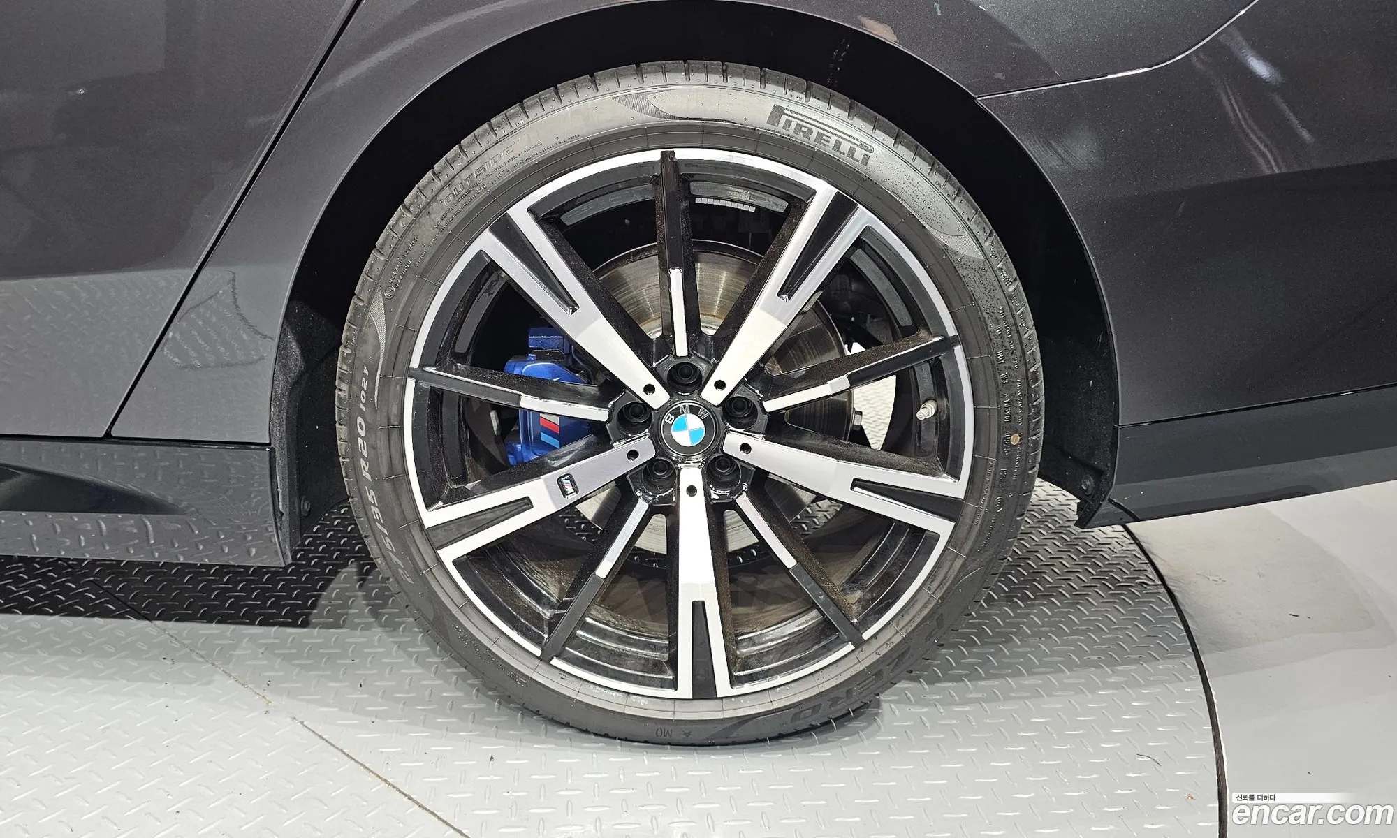 BMW 5 Series 2025 WBA51FJ08SCV35662 — 33