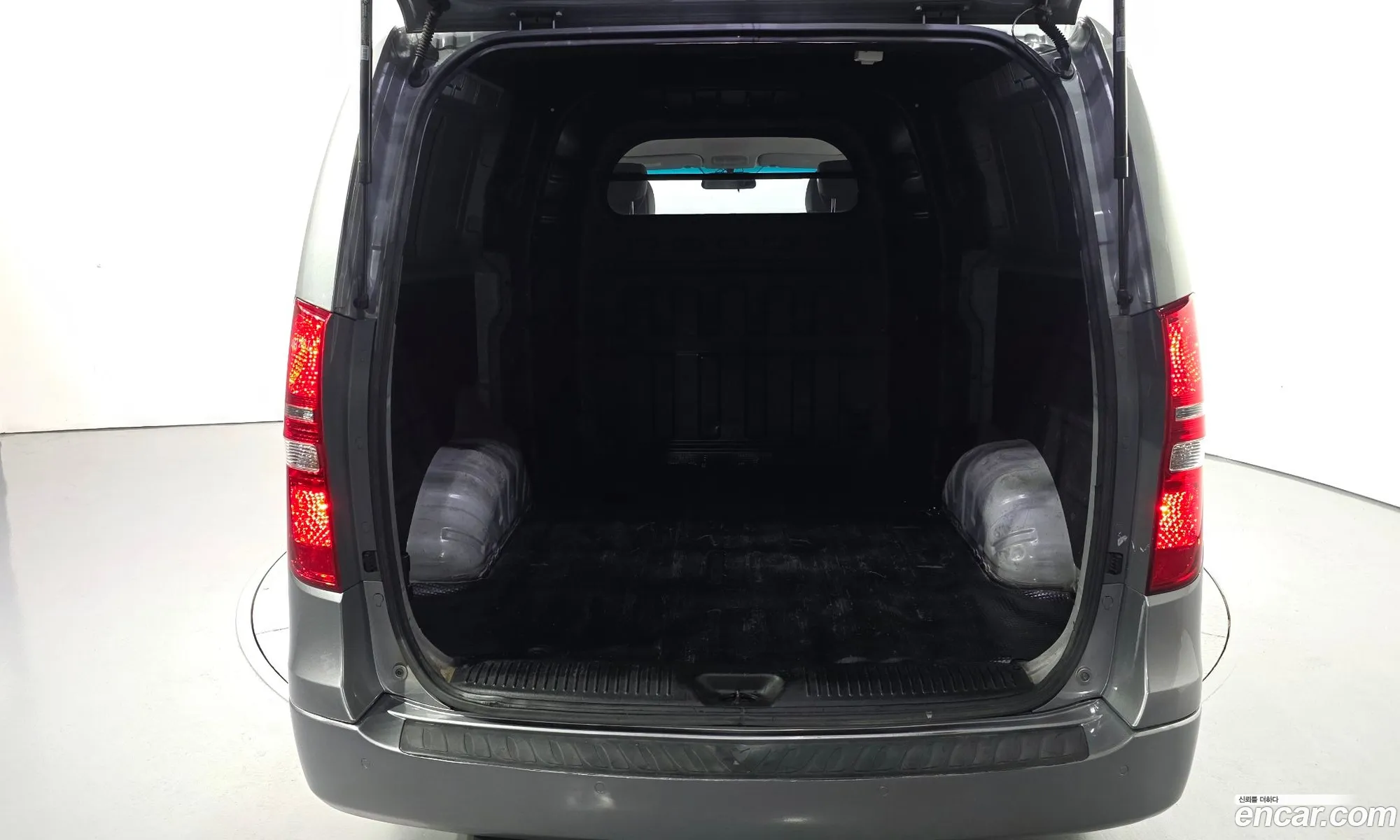Hyundai Grand Starex 2015 — 18