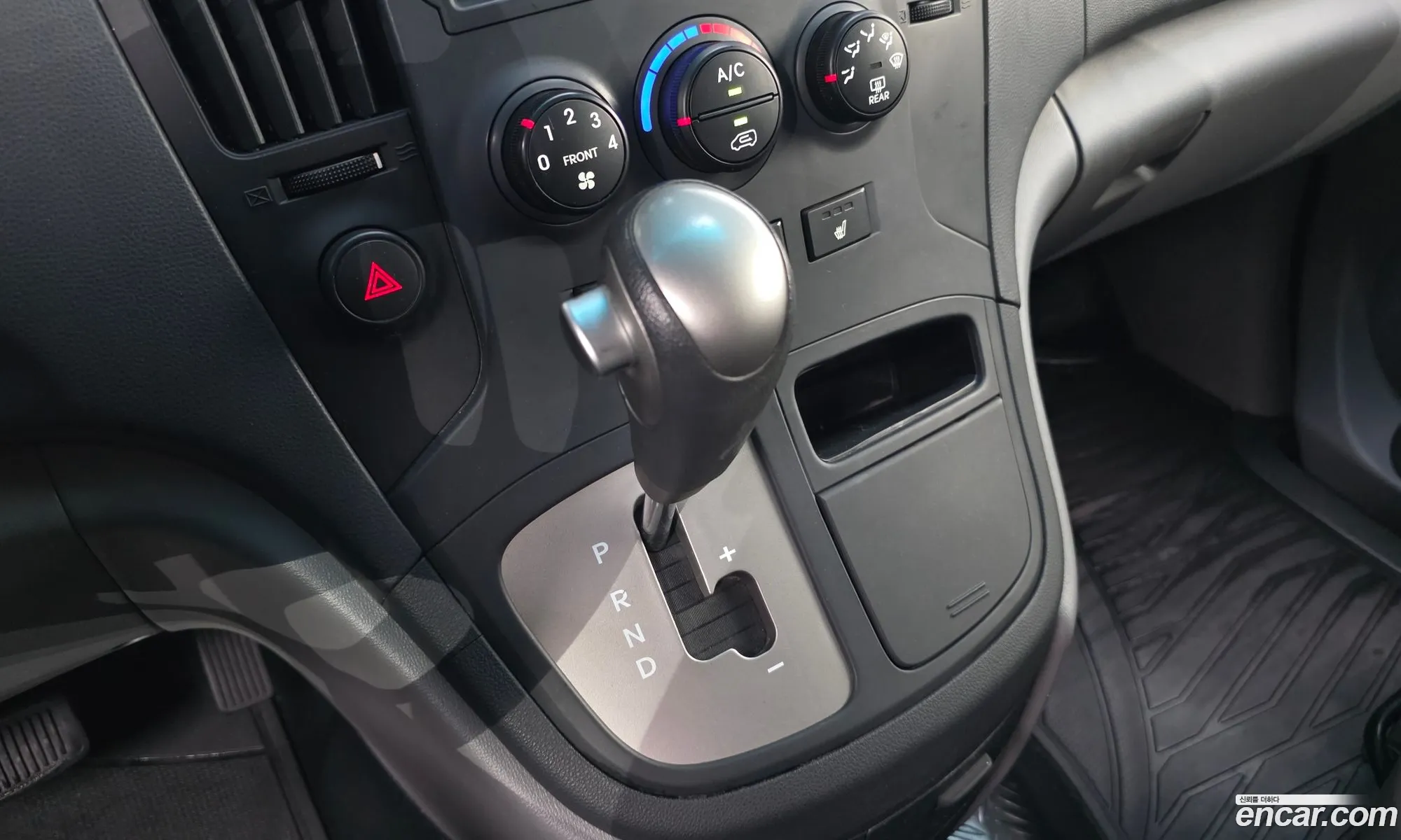 Hyundai Grand Starex 2015 — 16