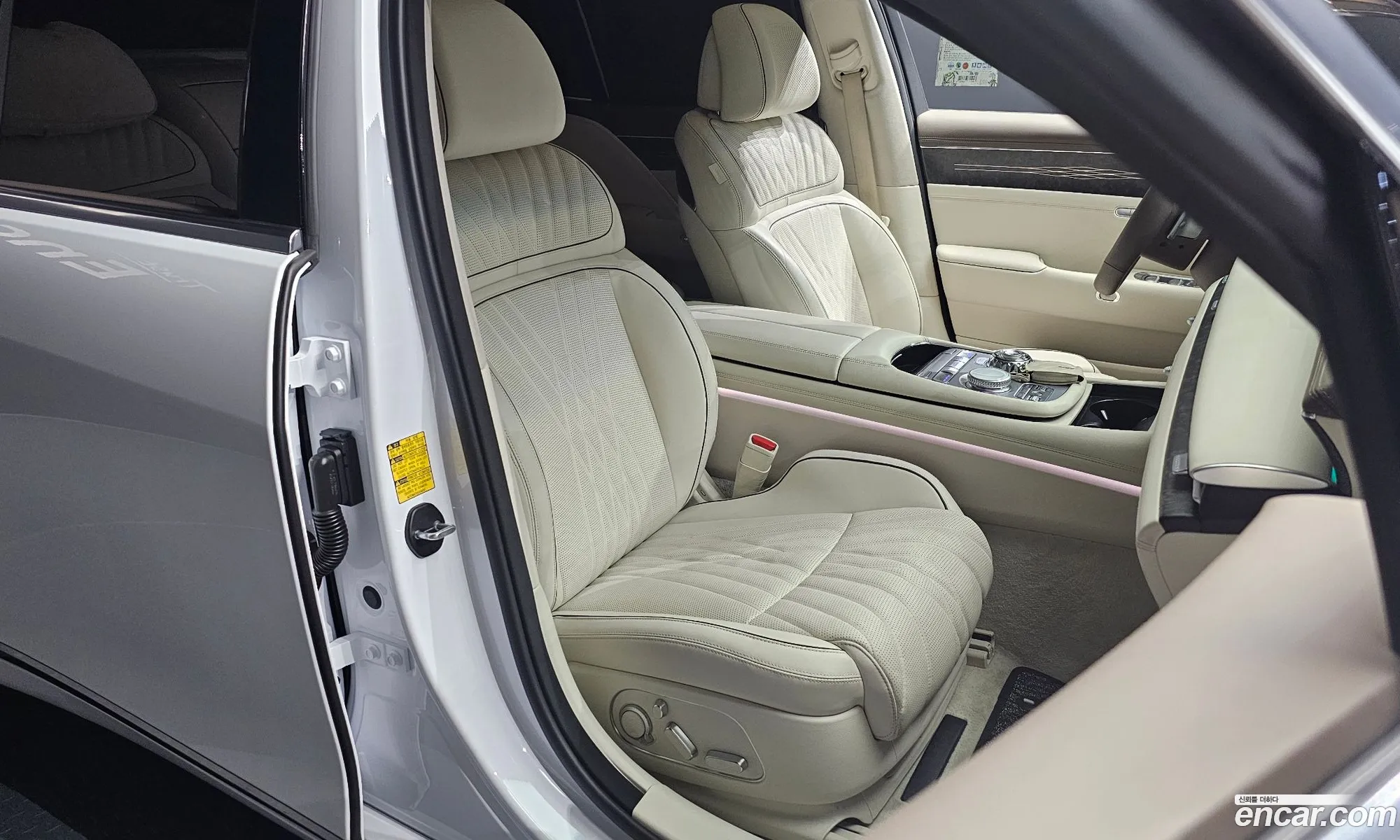 Genesis G90 2022 KMTFA41DDPU021276 — 2