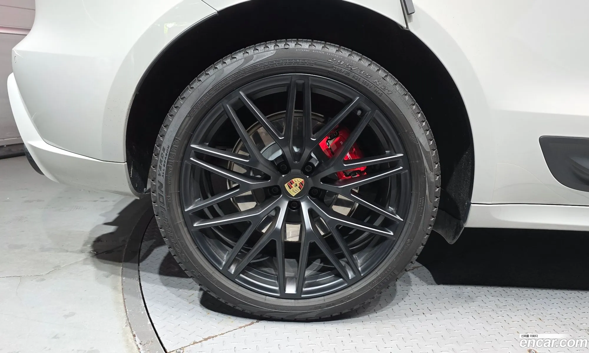 Porsche Macan 2023 WP1AF2951PLB55659 — 24
