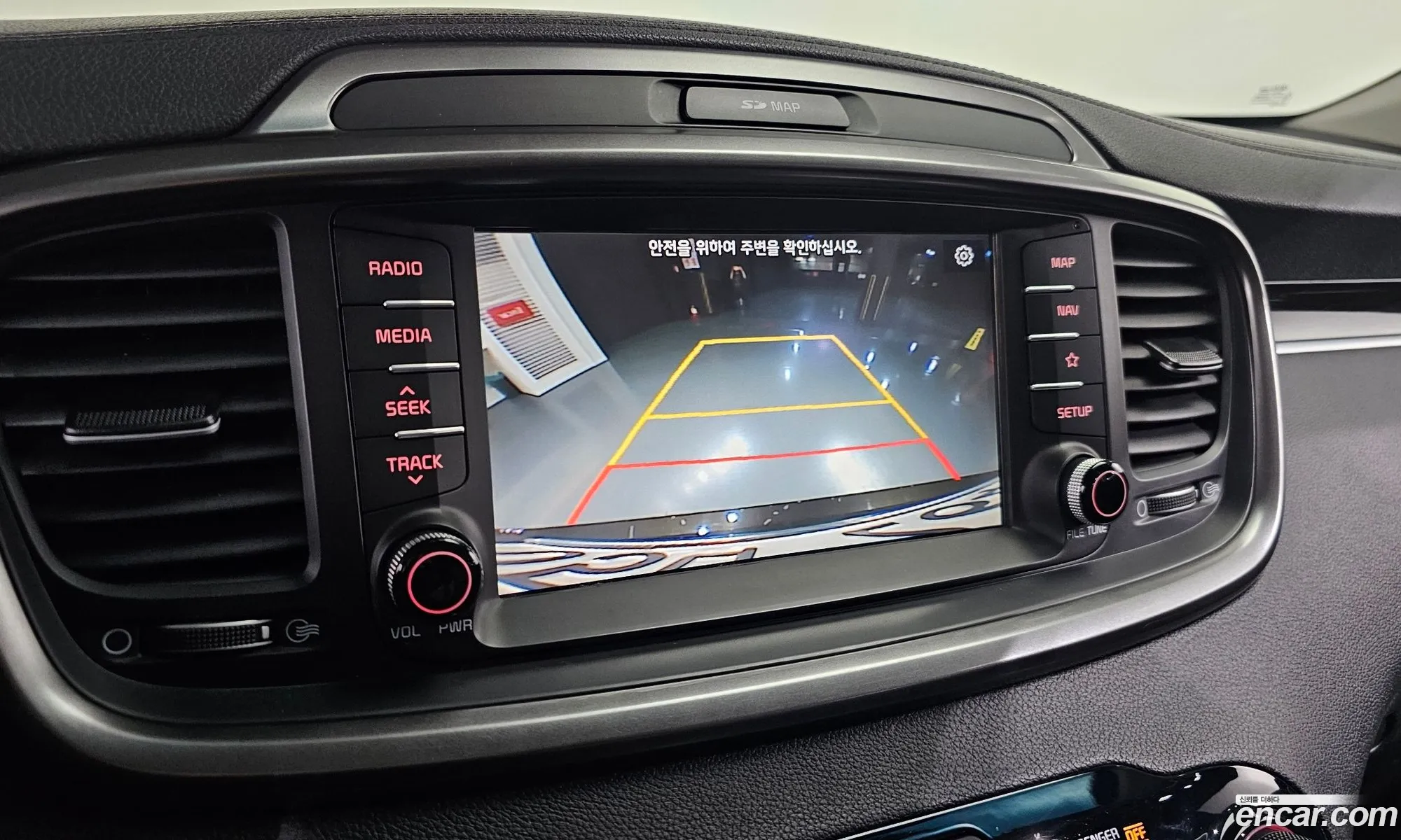 Kia Sorento 2018 KNAPG81ABKA476610 — 10