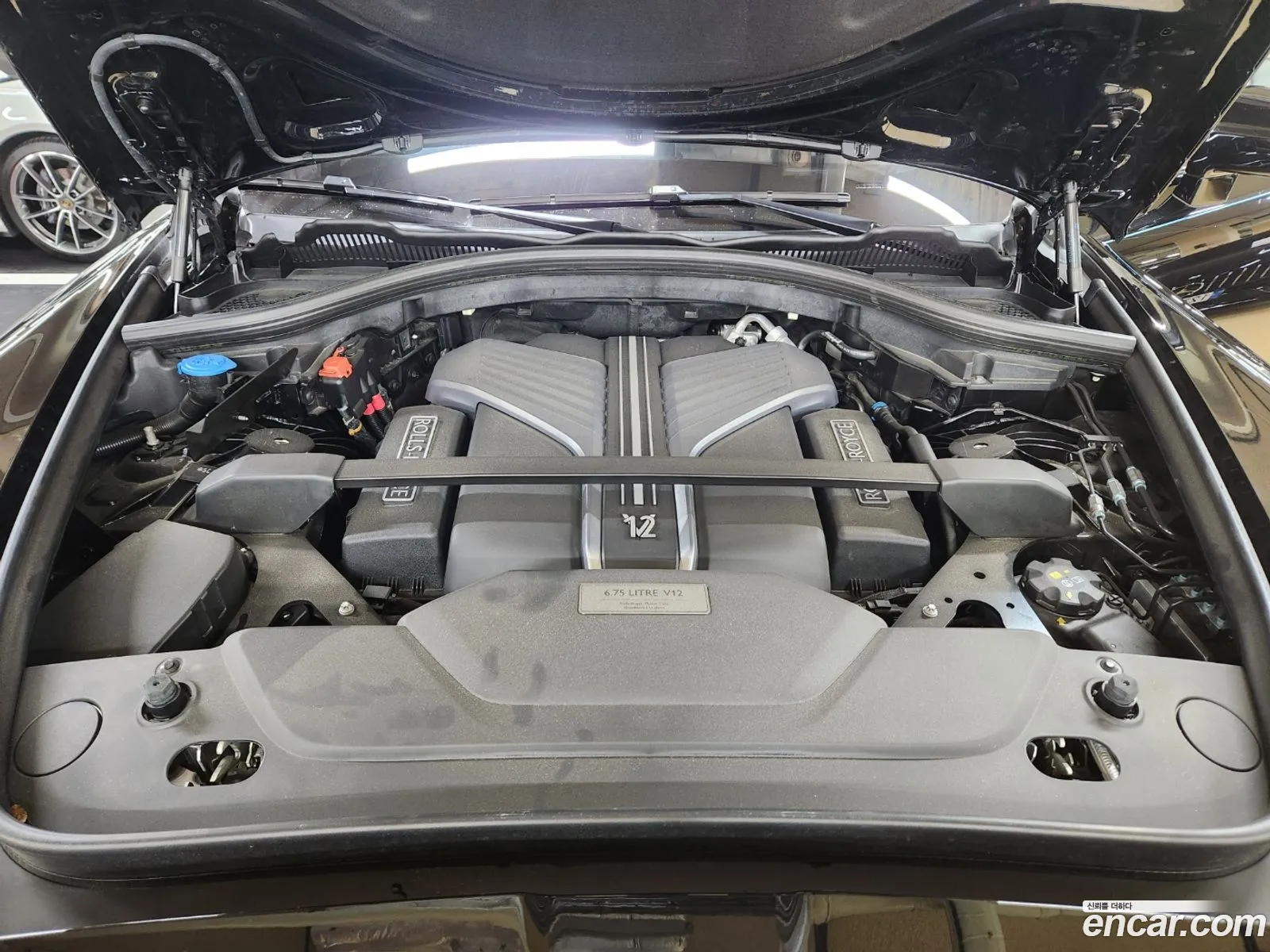 Rolls-Royce Cullinan 2023 — 16