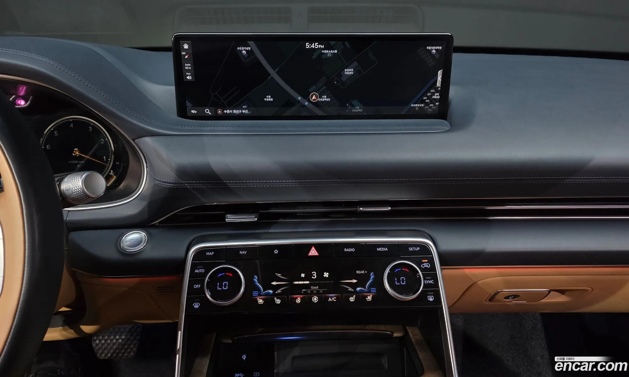 Genesis GV80 2020 KMTHB81DDLU005361 — 34