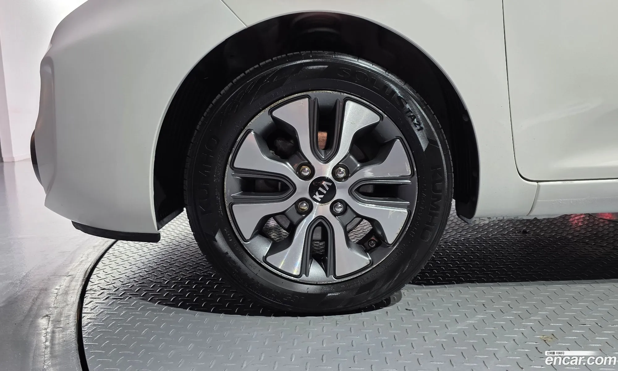 Kia Morning 2016 KNABX511BGT394637 — 10
