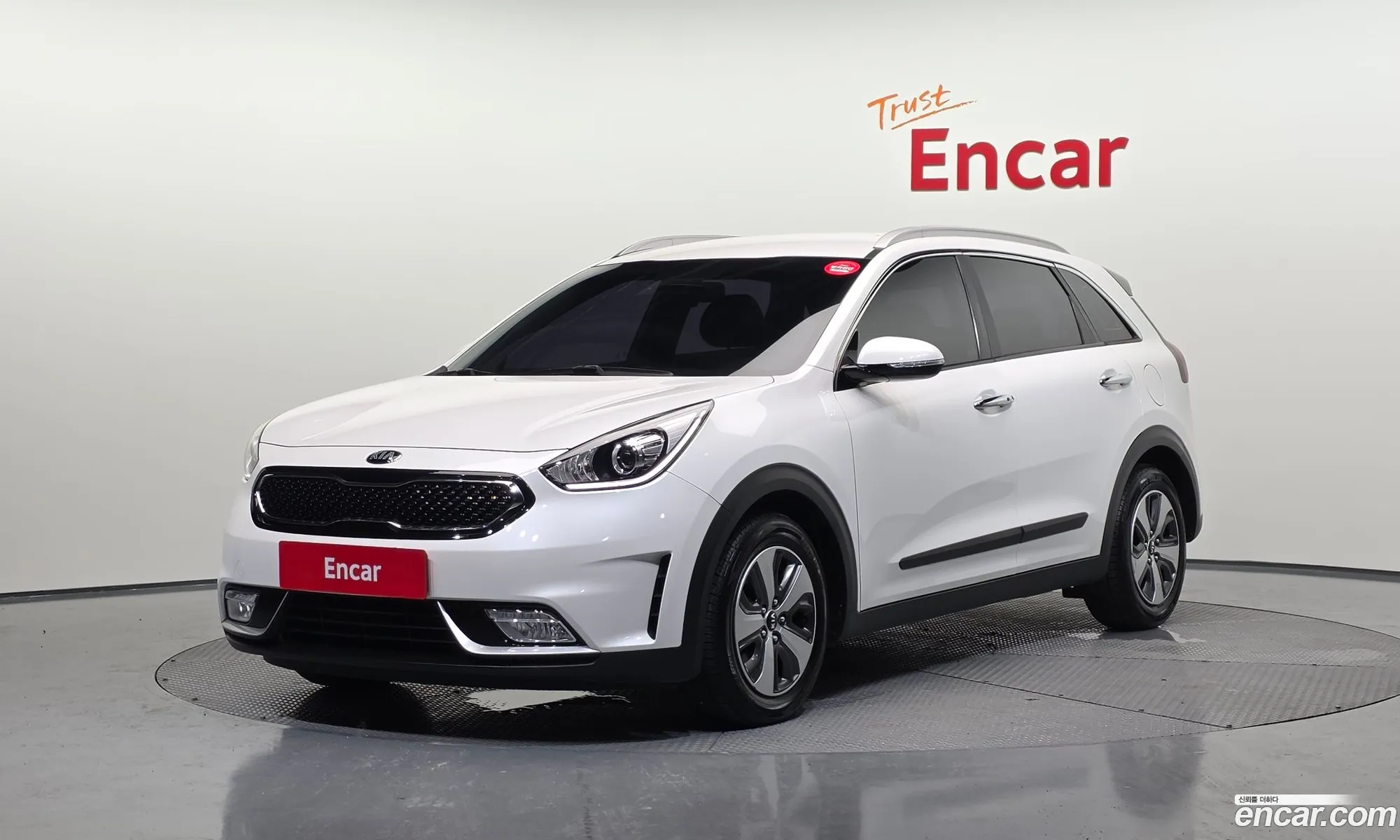 Kia Niro 2017 KNACA81CGHA072090 — 5