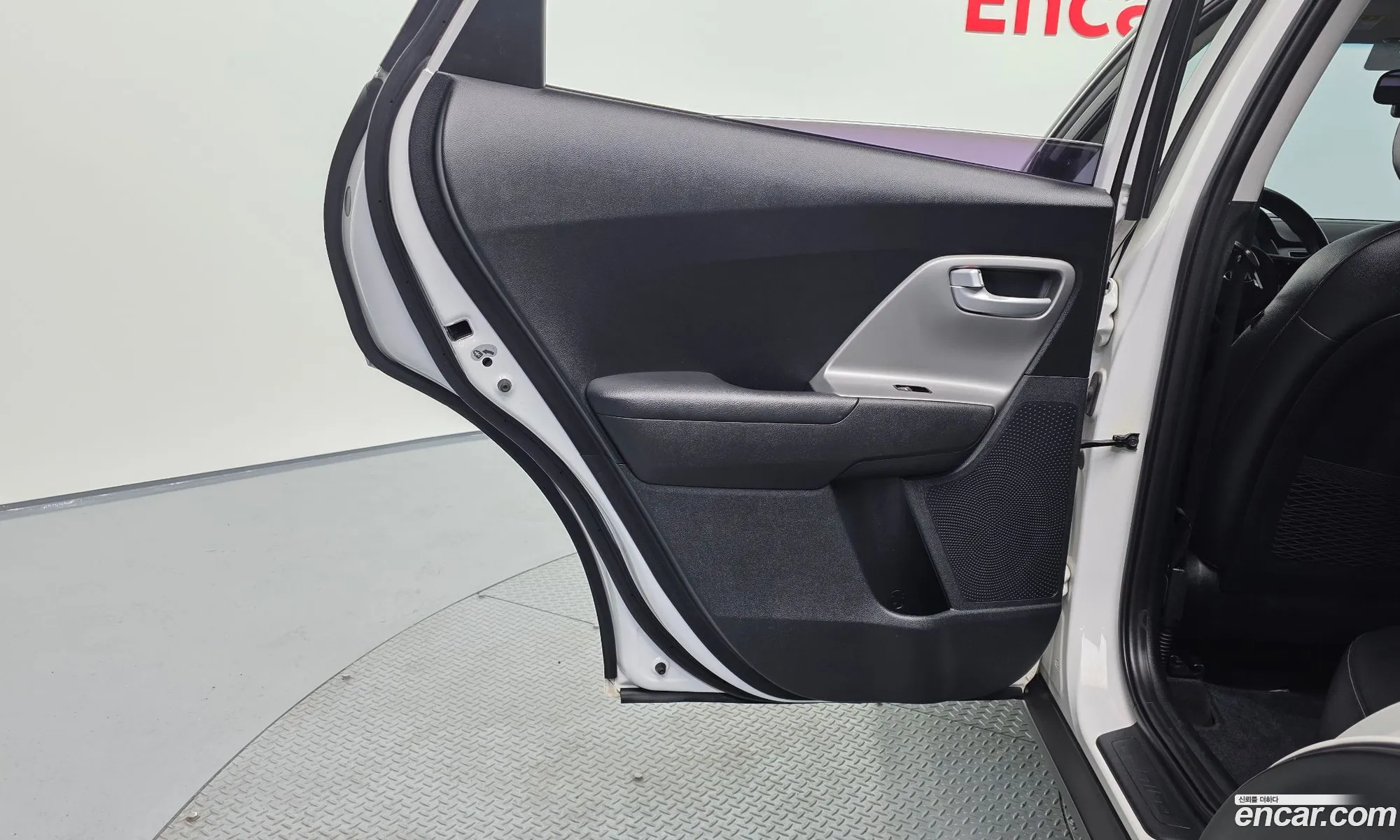 Kia Niro 2017 KNACA81CGHA072090 — 23