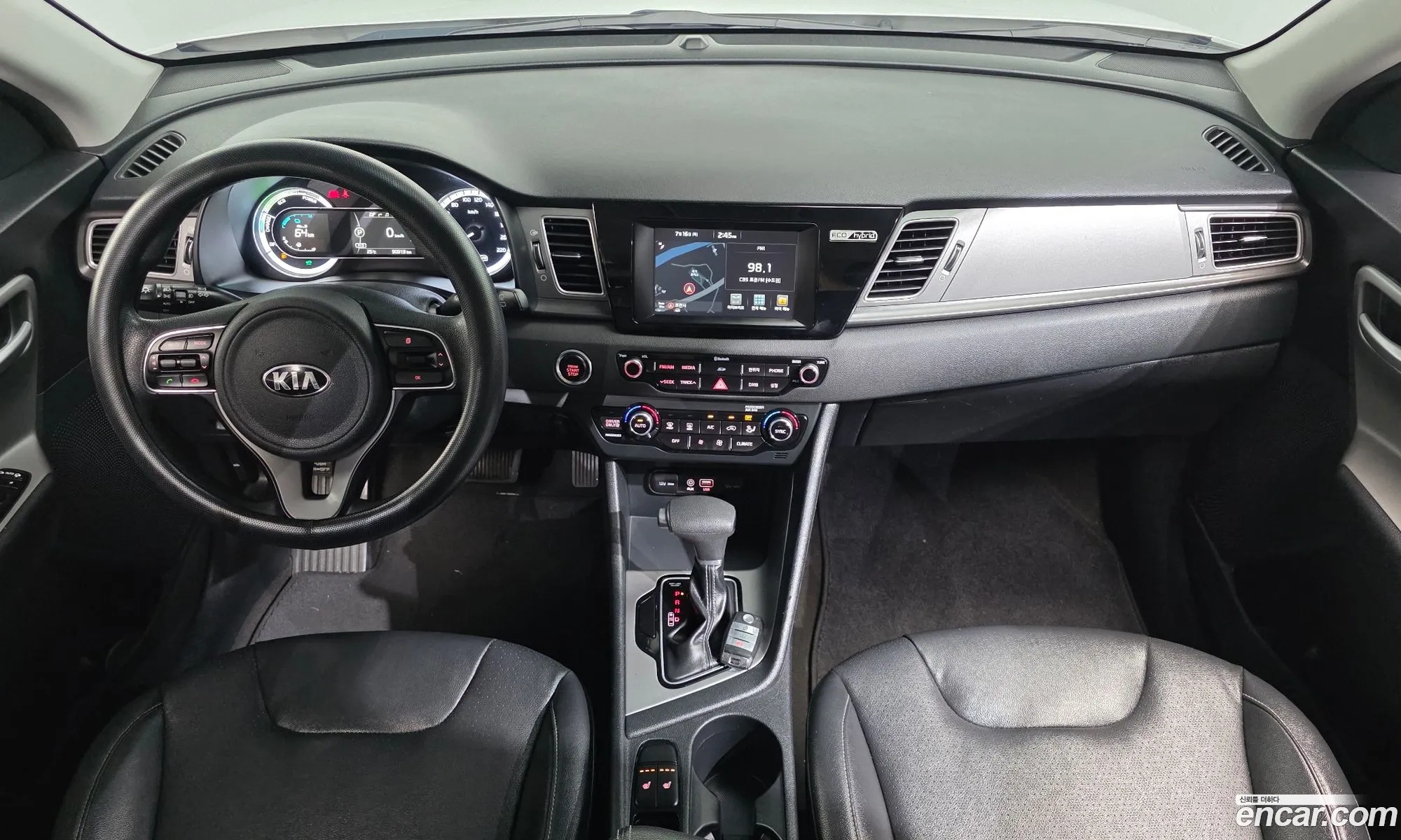 Kia Niro 2017 KNACA81CGHA072090 — 8