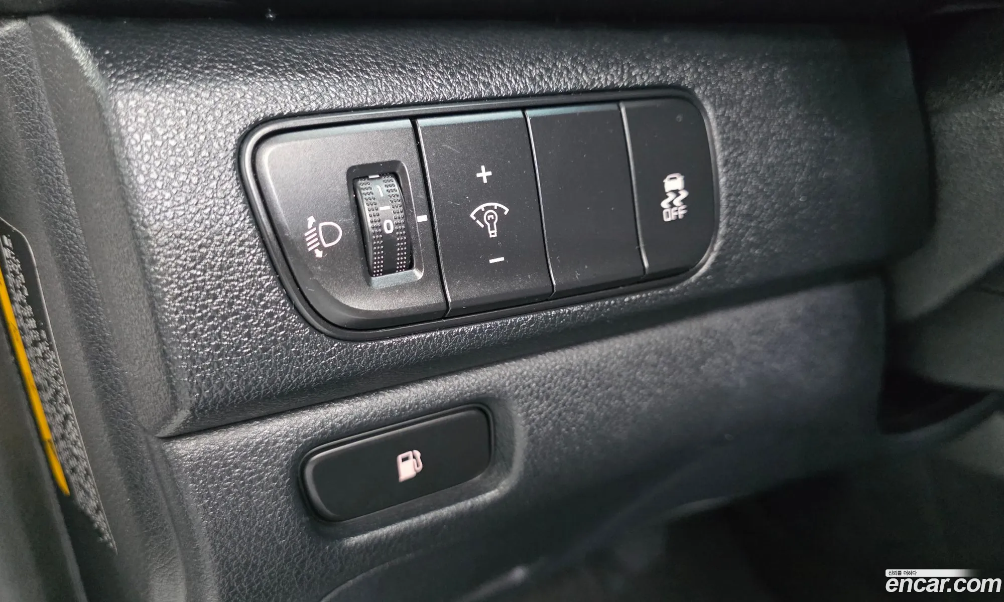 Kia Niro 2017 KNACA81CGHA072090 — 17
