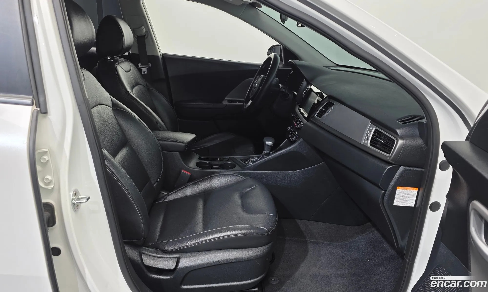 Kia Niro 2017 KNACA81CGHA072090 — 19