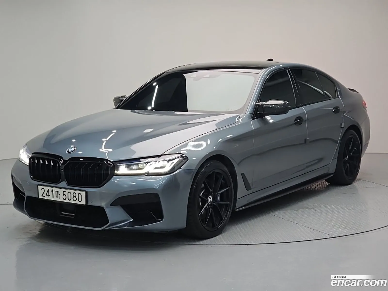 BMW 5 Series 2018 — 12