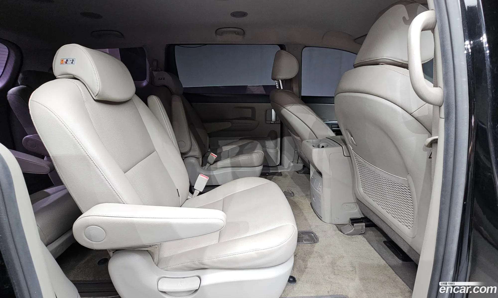 Kia Carnival 2017 — 12