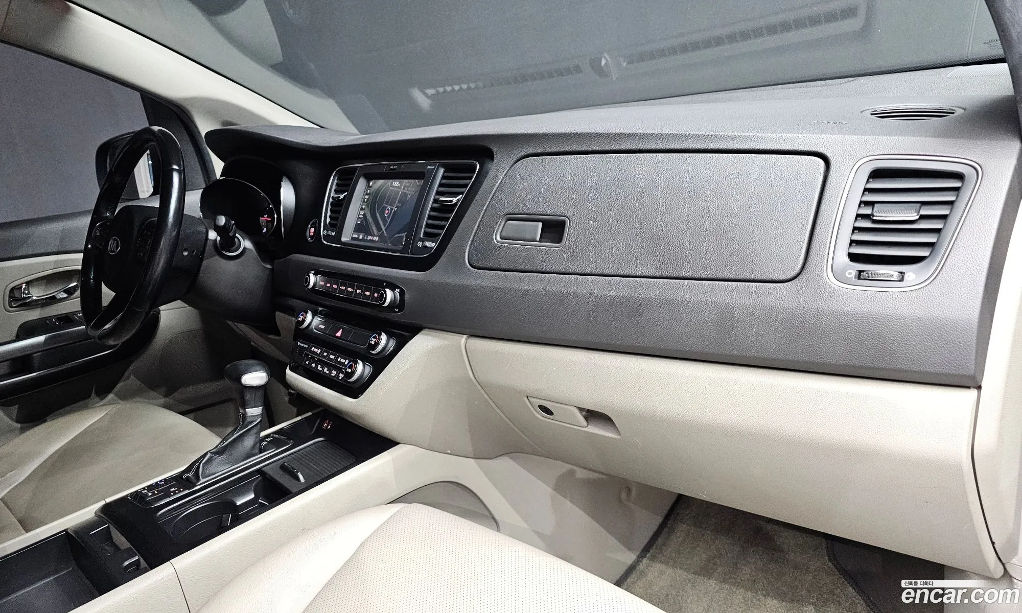 Kia Carnival 2017 — 18