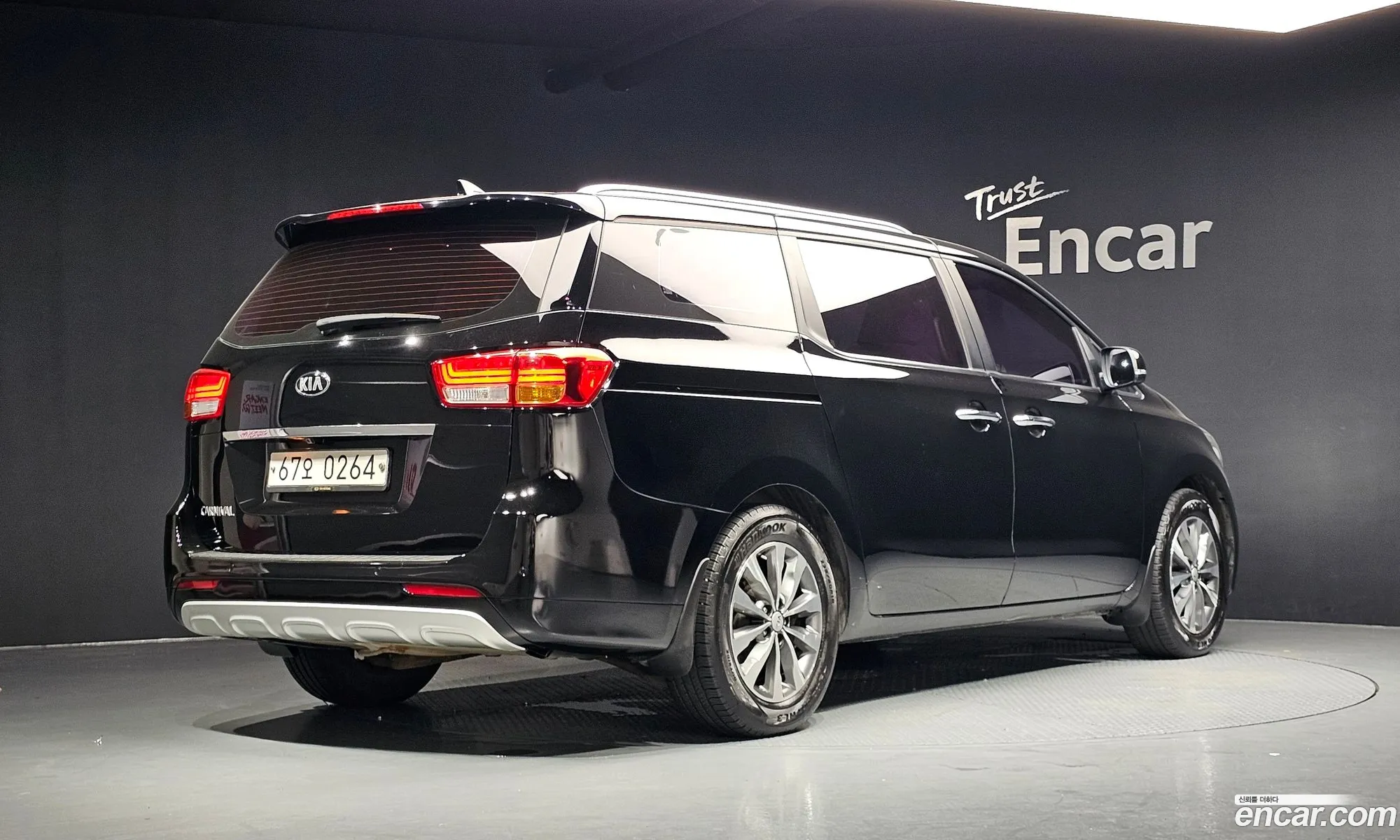 Kia Carnival 2017 — 11