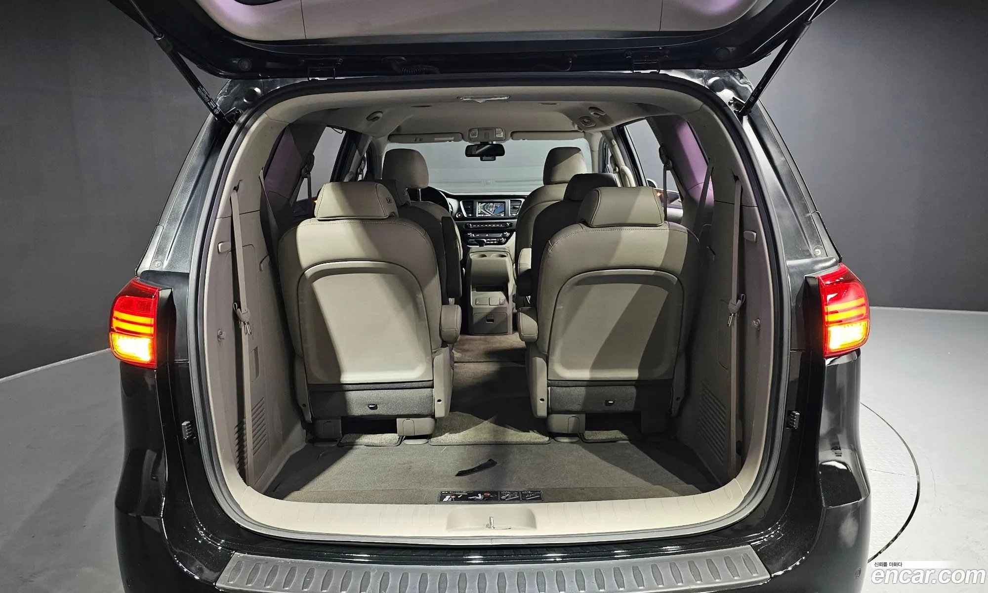 Kia Carnival 2017 — 14