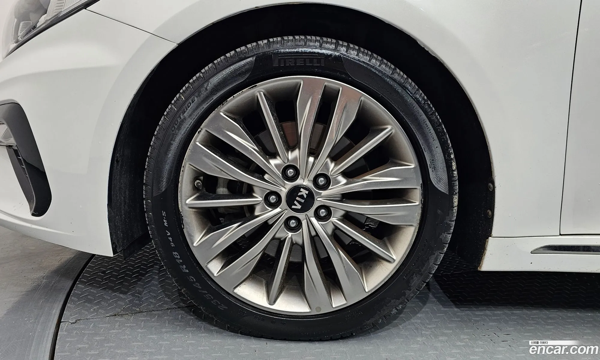 Kia K5 2018 KNAGU411BKA263988 — 11