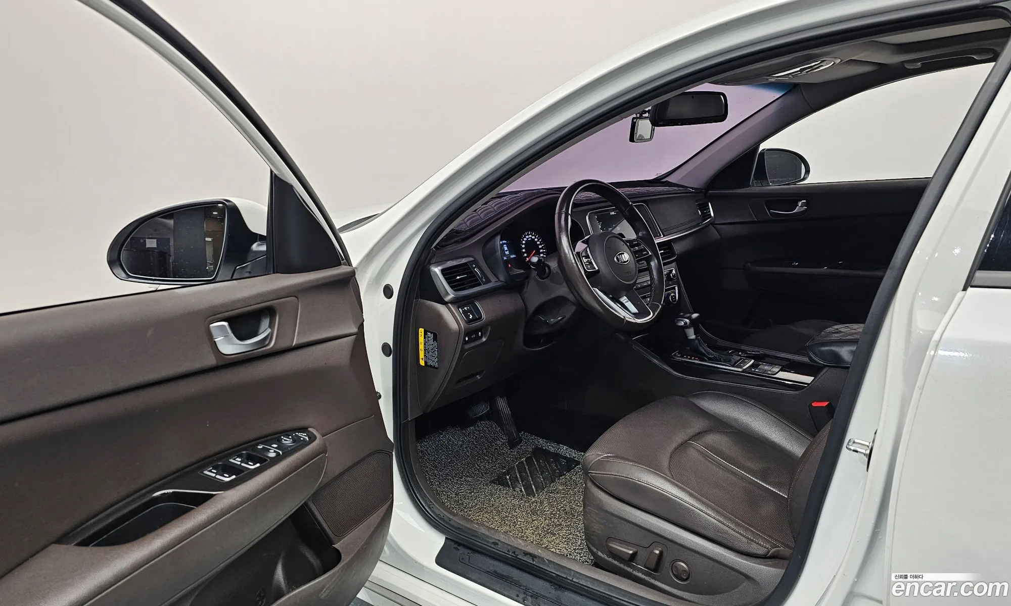 Kia K5 2018 KNAGU411BKA263988 — 14