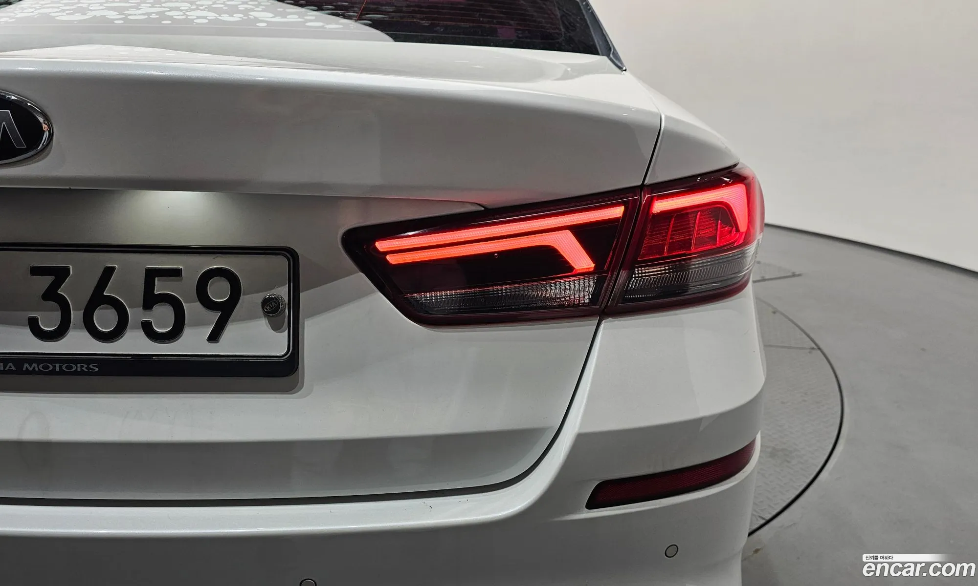 Kia K5 2018 KNAGU411BKA263988 — 12