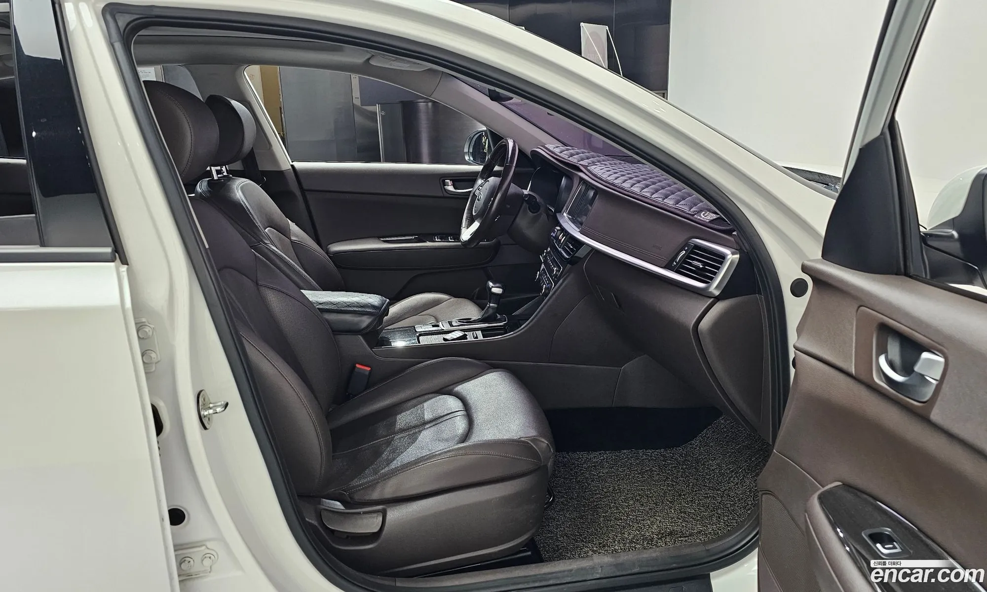 Kia K5 2018 KNAGU411BKA263988 — 24