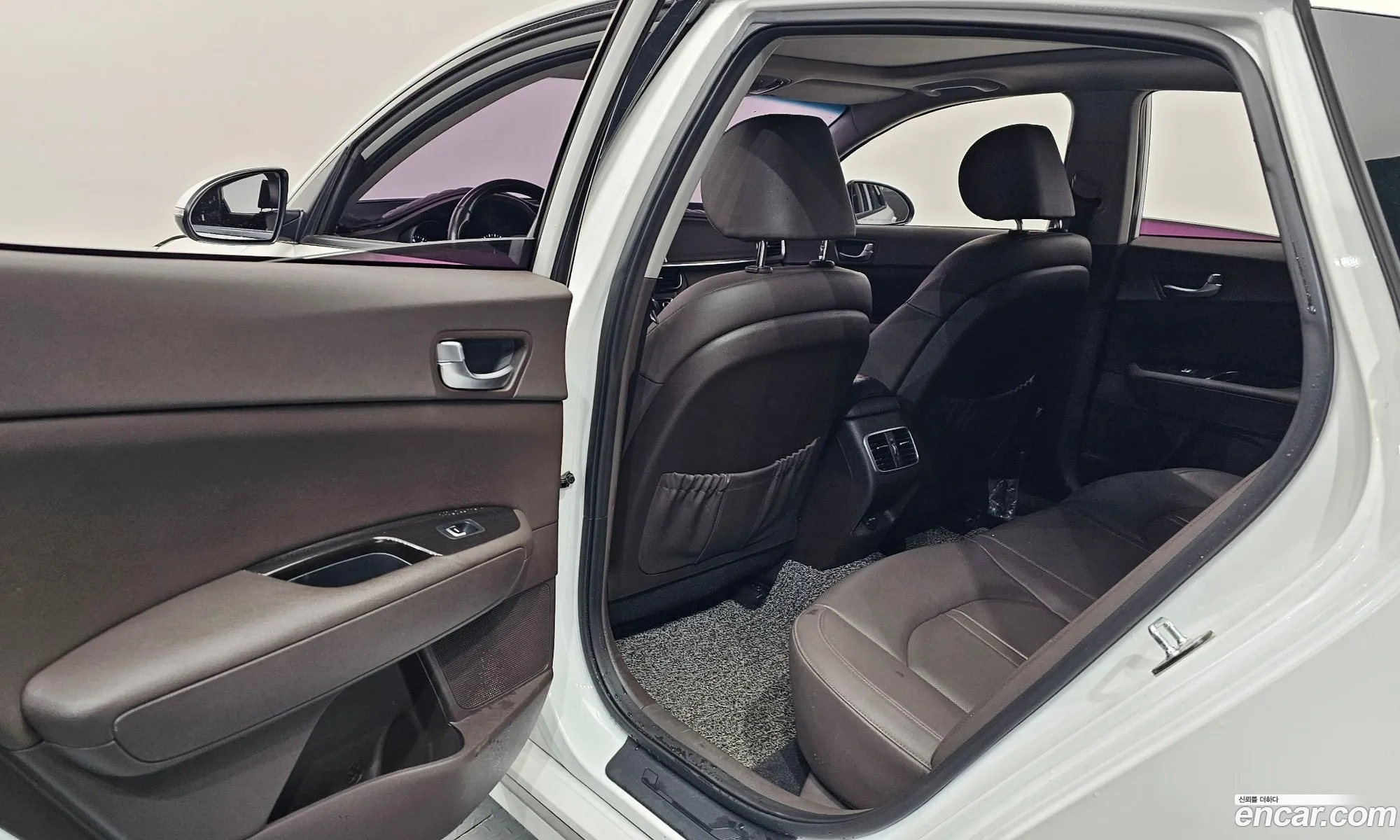 Kia K5 2018 KNAGU411BKA263988 — 19