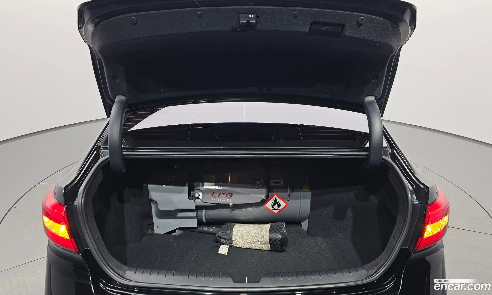 Hyundai LF Sonata 2014 KMHE341DBFA011166 — 30